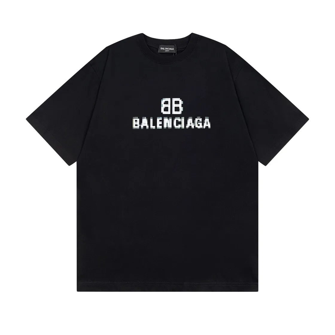 🅿️166 Detailed picture [Top version. Official website quality] BALENCI*GA/Paris. Classic style. BALENCI*GA#phantom BB direct-printed short-sleeved T-shirt. Brick cabinet synchronization. The fabric is made of Paris ZP custom-woven and dyed 100% cotton double yarn compact cotton. The weight is 260 grams, the cloth surface is clean. The cloth pattern is clear, soft and comfortable. The threads are woven and dyed with no color difference. The classic pattern is printed with Kornit direct-injection printing, which has no hand feel and a three-dimensional effect, restoring the brick cabinet. The version adopts the OS loose shoulder design. Same style for men and women. Code: BL223039 Color: black. White. Size: XS S M L