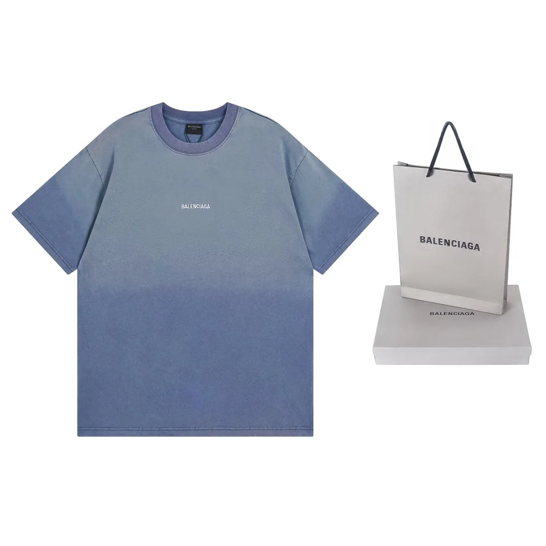 🅿️180 detailed pictures [Top version. Official website quality] BALENCI*GA/Paris #classic style. Classic letter embroidery on the front and back. Ready-made clothes sprayed with stir-fried salt and washed with water to make them worn and worn. Short-sleeved T-shirt #2023 spring and summer brick cabinet synchronization.                       The fabric is made of Paris ZP custom-woven and dyed cotton double yarn, weighing 260 grams. The cloth surface is clean. The cloth pattern is clear, soft and comfortable. The threads are dyed with no color difference. The classic letters are embroidered with imported embroidery machines, the letters are clear and the effect is three-dimensional. Ready-made garments are sprayed with Ma Liu, washed and distressed, and hand-polished. Restore the brick cabinet, adopt the OS loose shoulder style. Same style for men and women. Code: BL223216 Color: Mist Gray Blue Size: XS to L