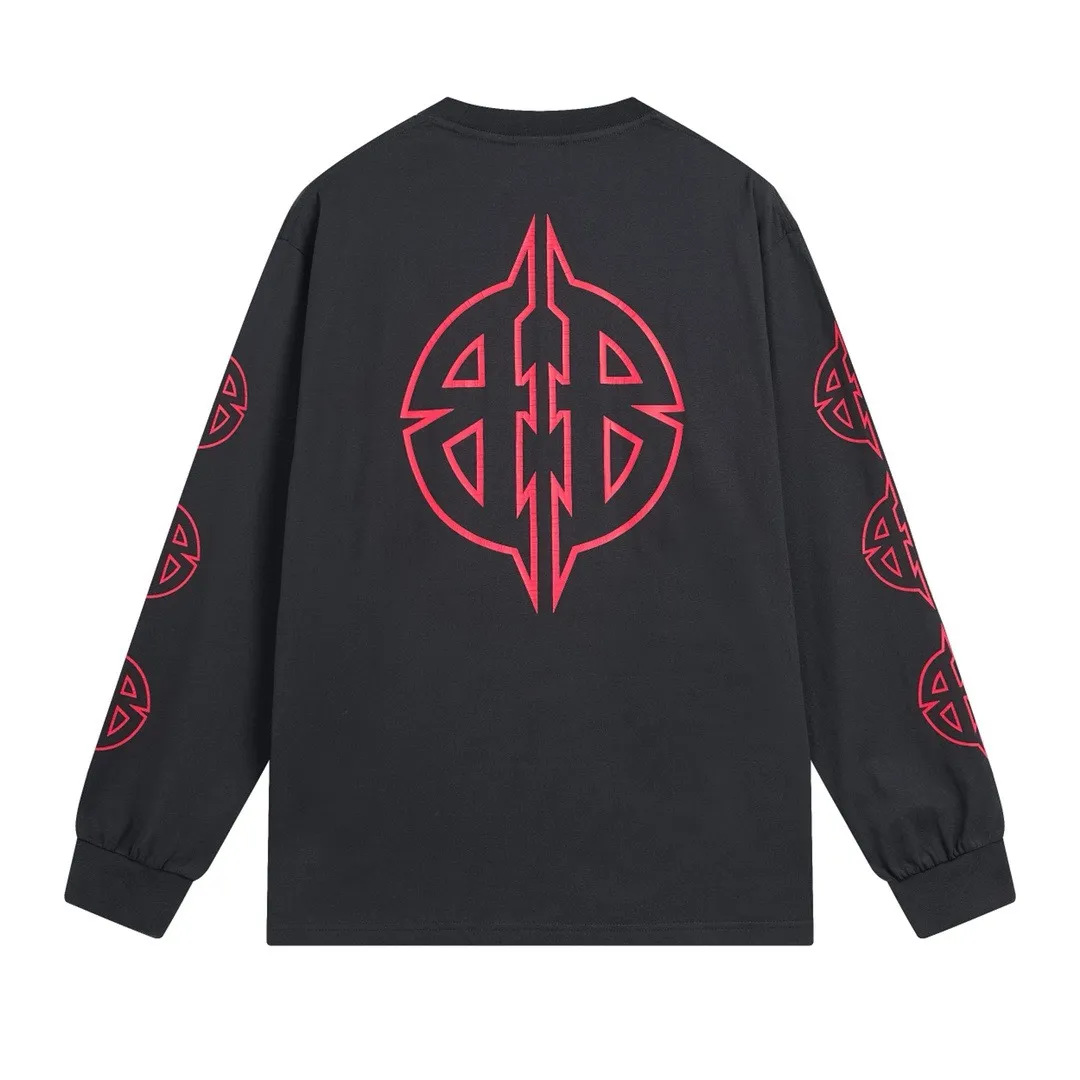 🅿️210 Detailed pictures [Top version. Official website quality] BALENCI*GA/Paris. 2024 new style. Classic LOGO cracked printed long-sleeved T-shirt. Brick cabinet synchronization. Genuine product developed at the first time, enjoy printing and comparison! The fabric is made of Paris ZP custom-woven and dyed cotton with double yarns and compact cotton. The weight is 260 grams. The cloth surface is clean. The cloth pattern is clear, soft and comfortable. The threads are dyed with no color difference. The classic printing is made of environmentally friendly imported materials, and the letters are cracked and printed. The letters are clear and the effect is three-dimensional. Restored brick cabinet. Ready-made clothes are washed and distressed, different market currency, welcome to compare, the version adopts OS loose shoulder version. Same style for men and women Coding: BL225027 Color: dark blue gray, white Size: XS S M L
