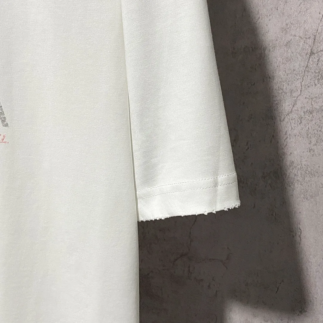 🅿️160 9132# Actual pictures Top version [[BALENCIA*GA] official website quality Paris new blur surfing LOGO pattern printed short-sleeved T-shirt OS version Loose dropped shoulders Unisex style Fabric: 260 grams 100% cotton double yarn Process: front and back printing Garment wash worn distressed fixed color Color: white Size: XS S M L