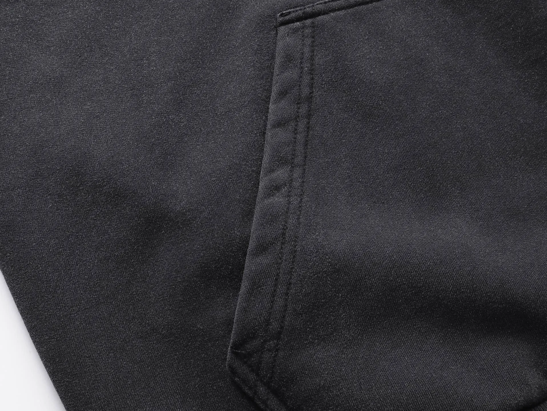 🅿️320 real photos [Top version. Official website quality] BALENCI*GA/Paris.SS25 latest model, Paris new LOGO two-color blur printed washed and distressed hooded sweatshirt. Brick cabinets are synchronized. Genuine products are developed at the first time. Welcome to compare! The fabric is made of Paris ZP custom-woven and dyed cotton sweatshirt. Weighing 460 grams, the cloth surface is clean. The cloth pattern is clear, soft and comfortable. The threads are dyed with no color difference. The printing uses environmentally friendly imported rubber paddles. The letters are clear and the effect is three-dimensional. Garment wash. The version adopts OS loose shoulder design. Same style for men and women. Code: BL259976 Color: washed black Size: XS S M L