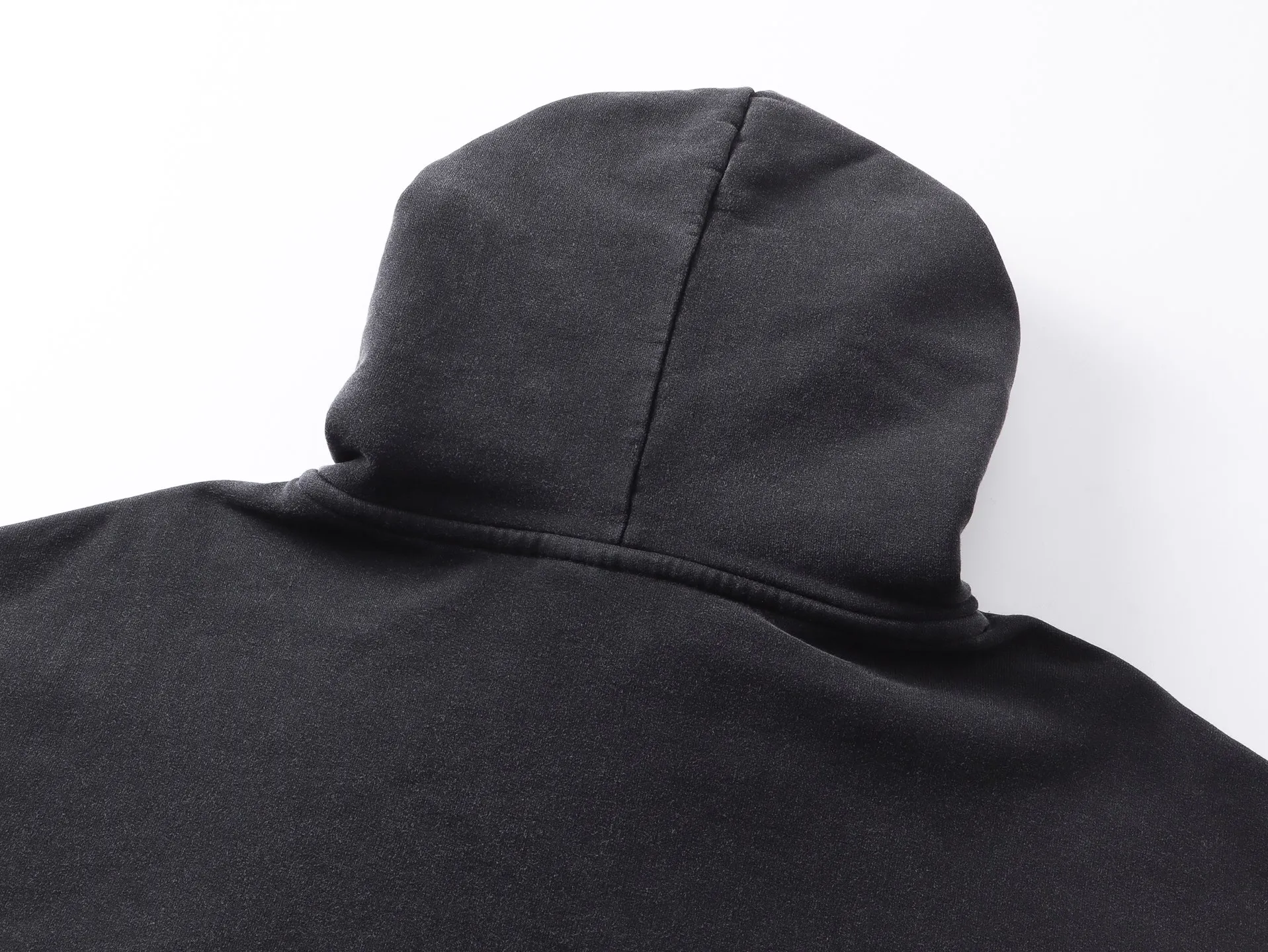 🅿️320 real photos [Top version. Official website quality] BALENCI*GA/Paris.SS25 latest model, Paris new LOGO two-color blur printed washed and distressed hooded sweatshirt. Brick cabinets are synchronized. Genuine products are developed at the first time. Welcome to compare! The fabric is made of Paris ZP custom-woven and dyed cotton sweatshirt. Weighing 460 grams, the cloth surface is clean. The cloth pattern is clear, soft and comfortable. The threads are dyed with no color difference. The printing uses environmentally friendly imported rubber paddles. The letters are clear and the effect is three-dimensional. Garment wash. The version adopts OS loose shoulder design. Same style for men and women. Code: BL259976 Color: washed black Size: XS S M L