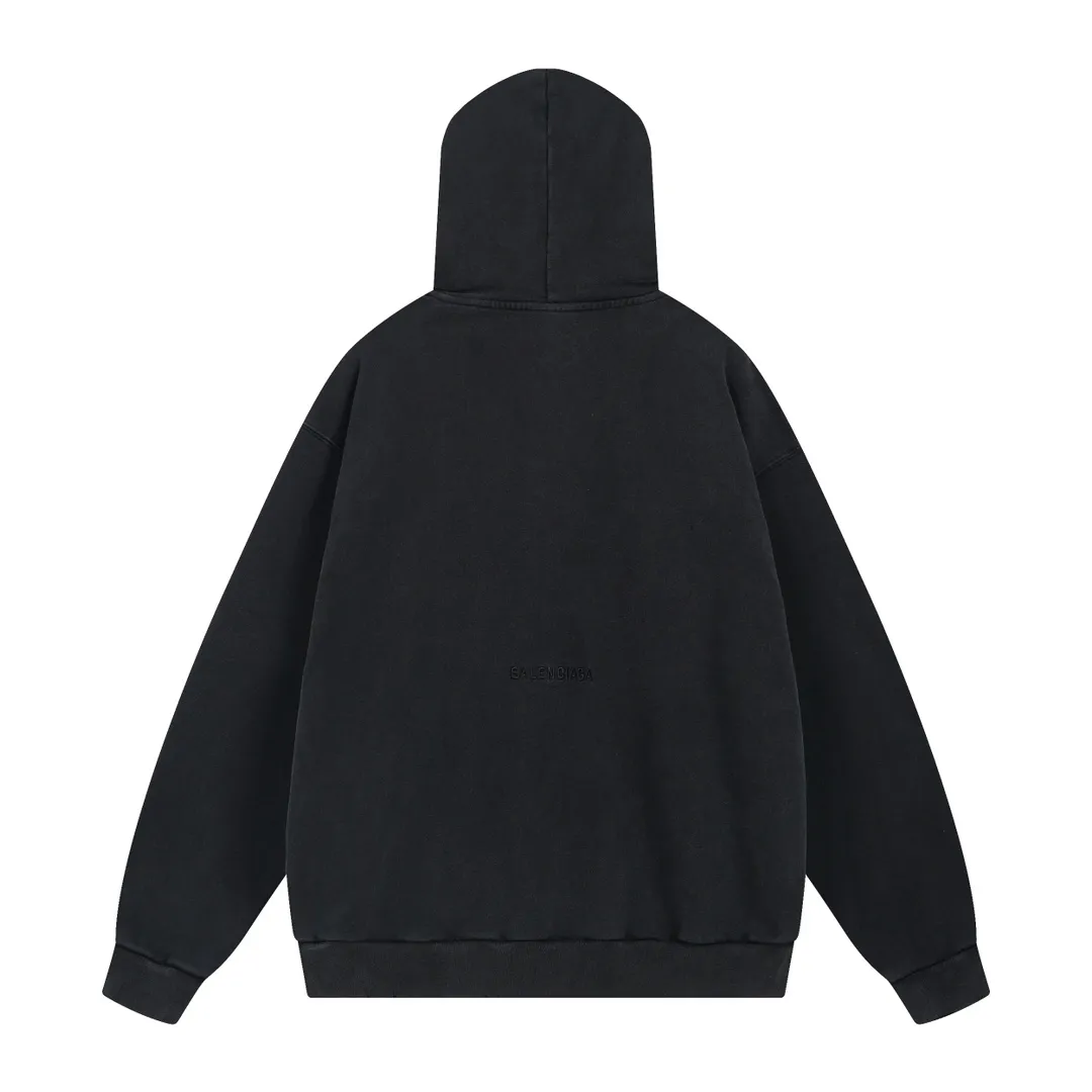 🅿️360 photos [Top version. Official website quality] BALENCI*GA/Paris. 2024 catwalk style goddess washed, worn and worn hooded sweatshirt. 2024 new model. All pattern details, colors and Y-plates are customized, made with super heavy craftsmanship, and washed and polished. Please refer to the picture for delivery at Jubie Market. Brick cabinets are synchronized. Genuine products are developed at the first time, and you can print and compare! The fabric is made of Paris ZP custom-woven and dyed cotton terry sweatshirt. Weighing 460 grams, the cloth surface is clean. The cloth pattern is clear, soft and comfortable. The threads are dyed with no color difference. The printing uses environmentally friendly imported materials and self-inking direct injection, with clear letters and three-dimensional effect. The entire garment is washed and distressed. The version adopts OS loose shoulder design. Same style for men and women. Code: BL238926 Color: washed black Size: XS S M L