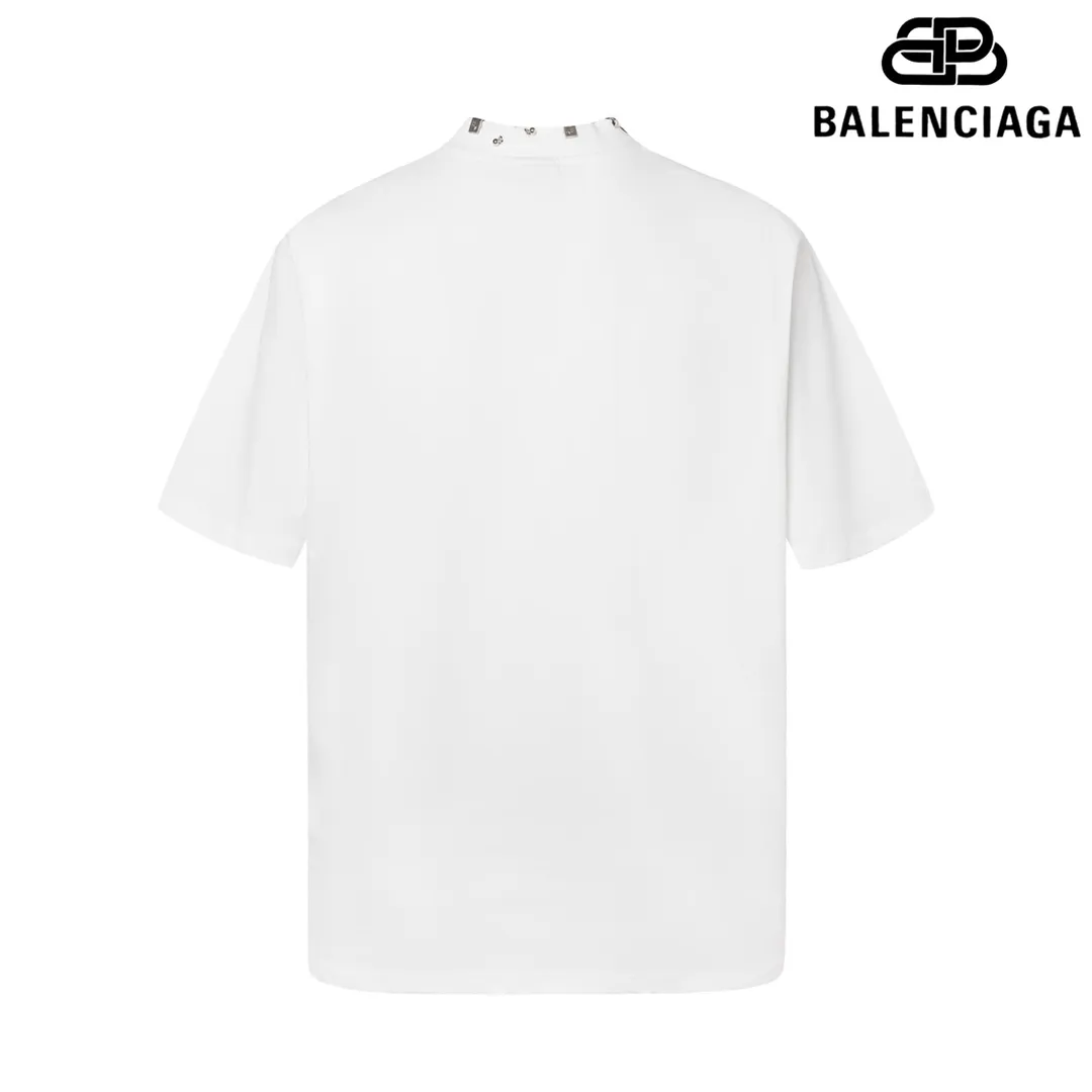 🅿️210 9139# Detailed picture Top version [[BALENCIA*GA] Official website quality Paris new hardware buckle rivet perforated short-sleeved T-shirt OS version Loose dropped shoulders Unisex style Fabric: 260 grams 100% cotton double yarn Craftsmanship: Hand-made buttoning Garment washing Frayed Old styling Solid color Color: Black White Size: XS S M L