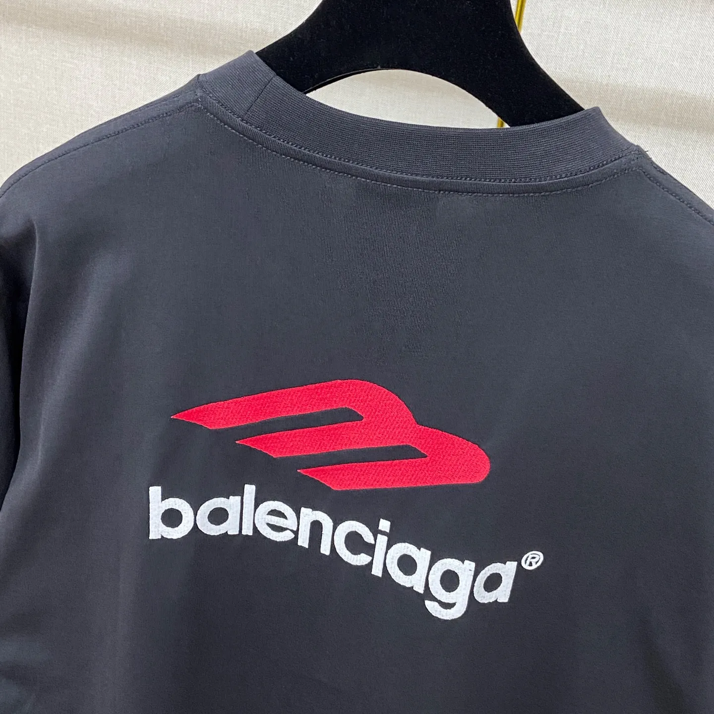 🅿️200 9152# Actual photo Top version [[BALENCIA*GA] official website quality Paris new classic 3M letter big LOGO icon embroidered short-sleeved T-shirt OS version loose dropped shoulders Unisex fabric: 260 grams 100% cotton double yarn Process: embroidery on the front and rear panels, left and right sleeves Garment wash Shape solid color Color: dark gray blue white Size: XS S M L