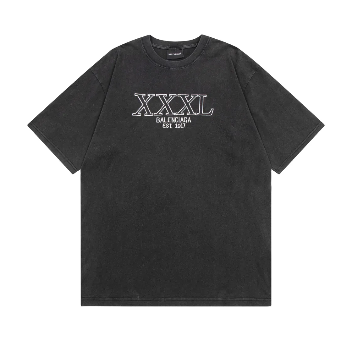 🅿️174 Detailed picture [Top version. Official website quality] BALENCI*GA/Paris #XXXL embroidered short-sleeved T-shirt# The fabric is made of Paris ZP custom-woven and dyed cotton double yarn. Weighing 260 grams, the cloth surface is clean. The cloth pattern is clear, soft and comfortable. The color fastness is good. It is not easy to change color. The threads are dyed with no color difference. The classic pattern embroidery uses an imported embroidery machine, and the embroidery thread color is the original color. The letters are clear. The three-dimensional effect is strong. The embroidery is precise. Garments are washed in heavy water. Different market currencies, welcome to compare. The version adopts OS loose shoulder design. Same style for men and women. Code: BL223009 Color: Lime, washed black Size: XS S M L