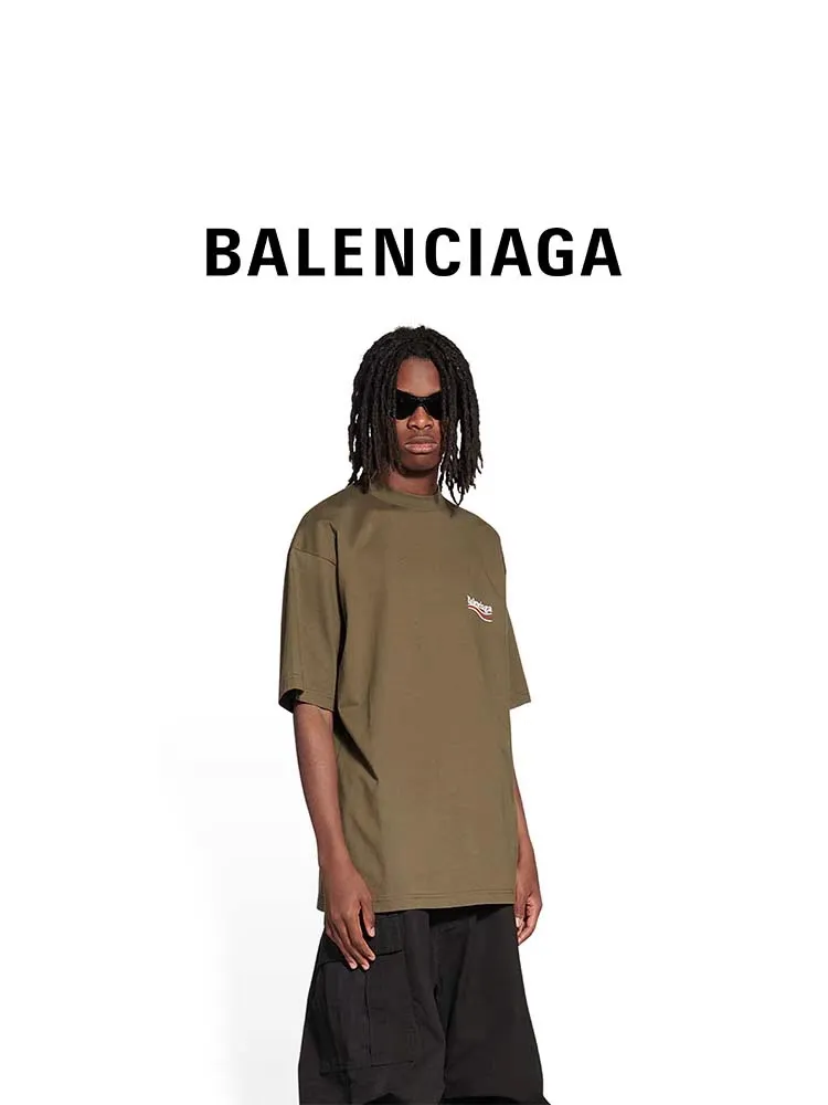 🎀Hot model pictures🎀【Latest new】top tested version BALENCIAGA Paris 23SS male and female couple star same style pure cotton loose Cola Malone graffiti ripped short-sleeved T-shirt, customized 1:1 colorless fixed dyeing fabric, matched thread, double enzyme garment wash, guaranteed to be durable and washable, not easy to deform, imported machine water-based ink printing, delicate printing, like graffiti. Purely hand-washed, polished and aged! Comparable to yb, the quality is very different from the market version. If you know the goods, please compare. The fabric is made of 280g double-ply double-yarn plain cotton loose fabric. It feels smooth, loose, breathable and full of drape. Color: Army Green Size: XS-L P:270
