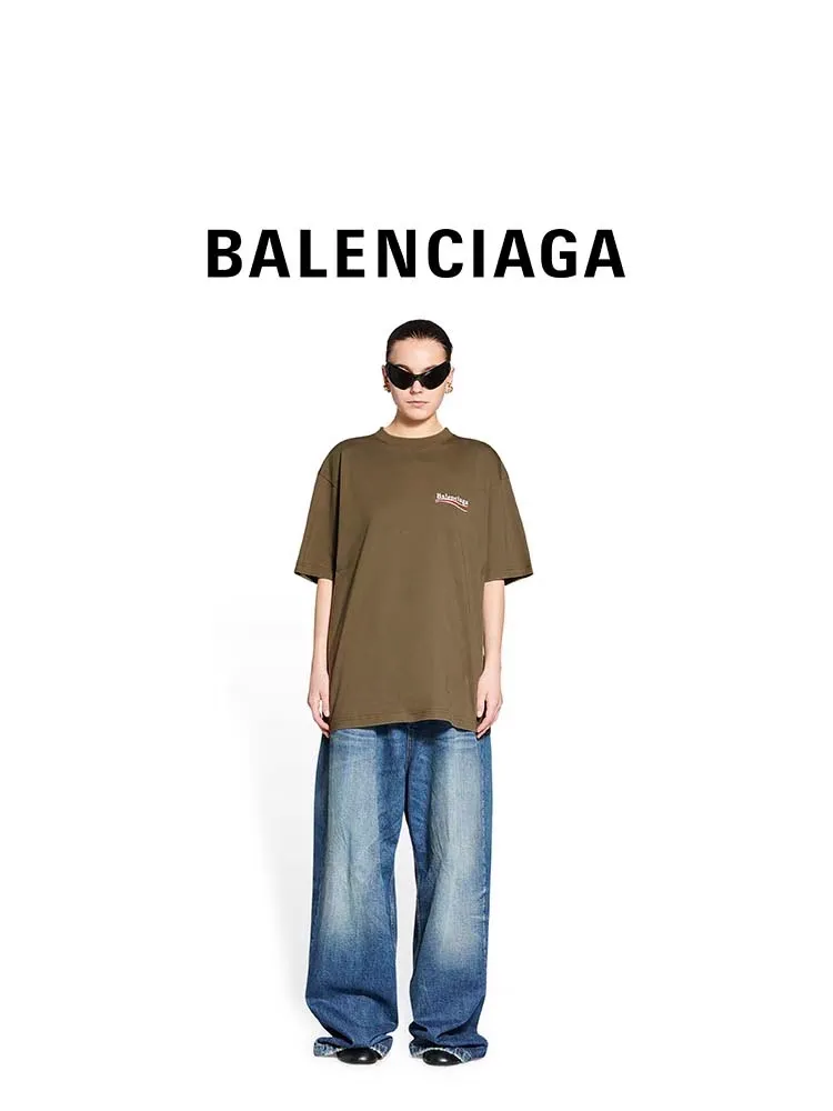 🎀Hot model pictures🎀【Latest new】top tested version BALENCIAGA Paris 23SS male and female couple star same style pure cotton loose Cola Malone graffiti ripped short-sleeved T-shirt, customized 1:1 colorless fixed dyeing fabric, matched thread, double enzyme garment wash, guaranteed to be durable and washable, not easy to deform, imported machine water-based ink printing, delicate printing, like graffiti. Purely hand-washed, polished and aged! Comparable to yb, the quality is very different from the market version. If you know the goods, please compare. The fabric is made of 280g double-ply double-yarn plain cotton loose fabric. It feels smooth, loose, breathable and full of drape. Color: Army Green Size: XS-L P:270