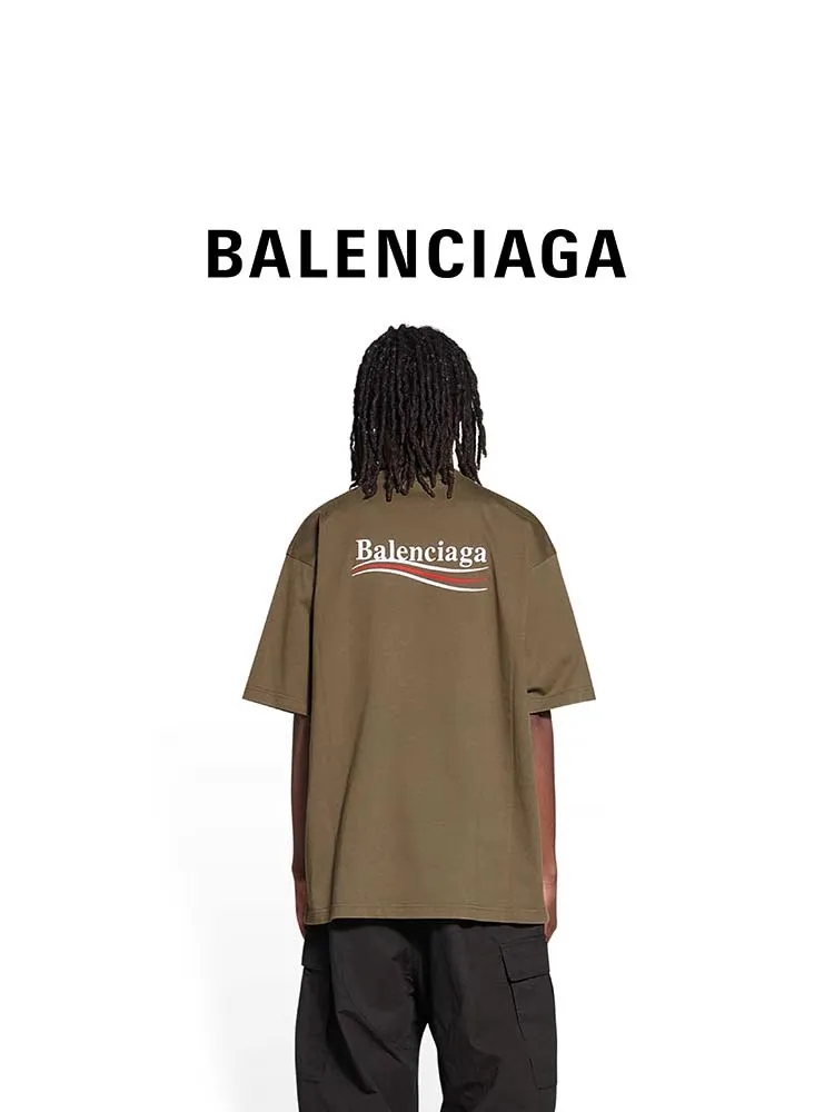 🎀Hot model pictures🎀【Latest new】top tested version BALENCIAGA Paris 23SS male and female couple star same style pure cotton loose Cola Malone graffiti ripped short-sleeved T-shirt, customized 1:1 colorless fixed dyeing fabric, matched thread, double enzyme garment wash, guaranteed to be durable and washable, not easy to deform, imported machine water-based ink printing, delicate printing, like graffiti. Purely hand-washed, polished and aged! Comparable to yb, the quality is very different from the market version. If you know the goods, please compare. The fabric is made of 280g double-ply double-yarn plain cotton loose fabric. It feels smooth, loose, breathable and full of drape. Color: Army Green Size: XS-L P:270