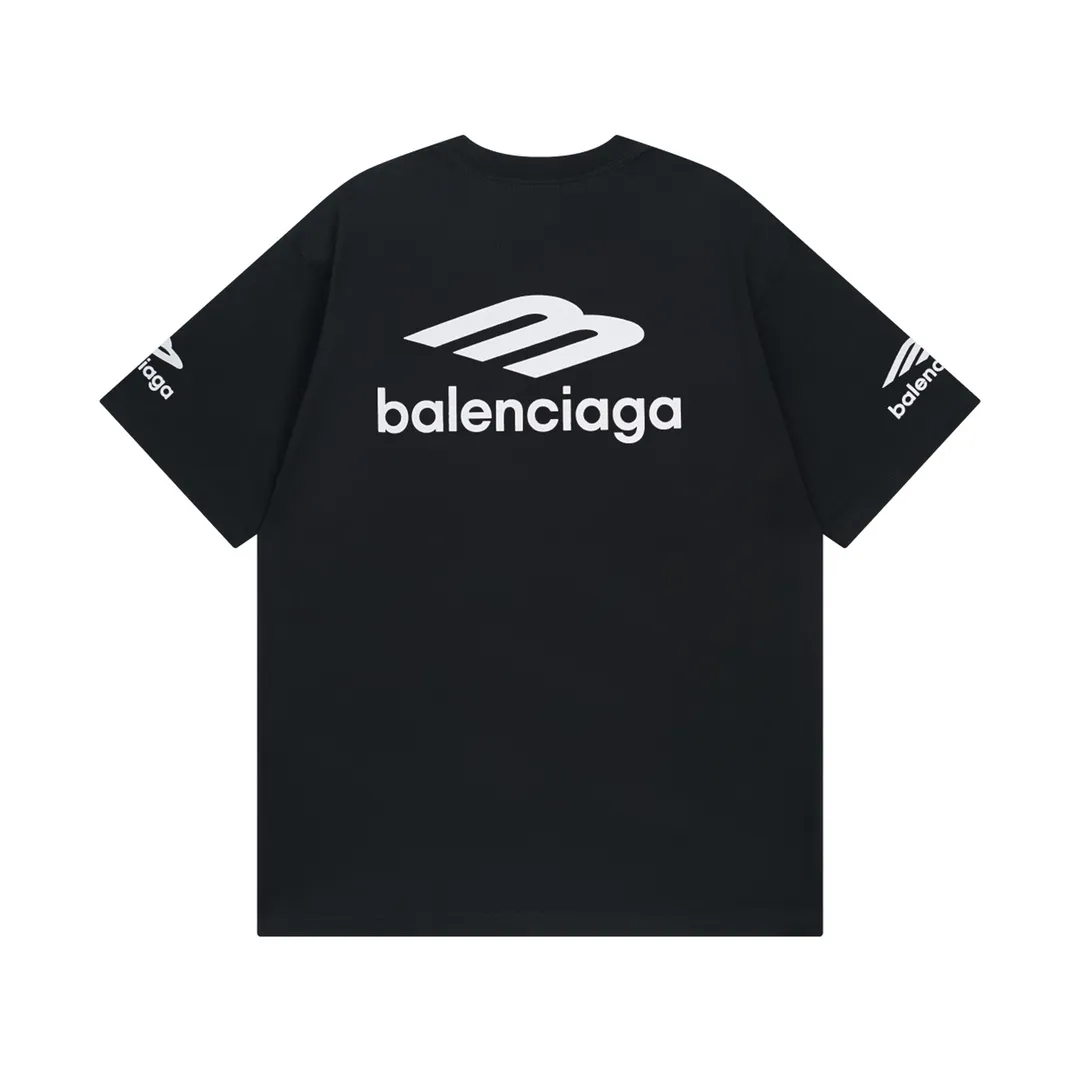🅿️180 detailed pictures [Top version. Official website quality] BALENCI*GA/Paris BALENCI*GA#2024 latest model, large LOGO icon. Front and back. Left and right printed short-sleeved T-shirts. Brick cabinet synchronization. Genuine products are developed and developed in the first time. Welcome to compare! The fabric is made of Paris ZP custom-woven and dyed 100% cotton double-yarn compact cotton. The weight is 260 grams. The cloth surface is clean. The cloth pattern is clear. It is soft and comfortable. It has good color fastness and is not easy to change color. The threads are woven and dyed with no color difference. The printing uses imported environmentally friendly ♻️ glue, which has a three-dimensional effect and clear lines. There are no rough edges and lines, and the version adopts the OS loose shoulder design. Same style for men and women. Code: BL223317 Color: Dark blue gray. White Size: XS to L