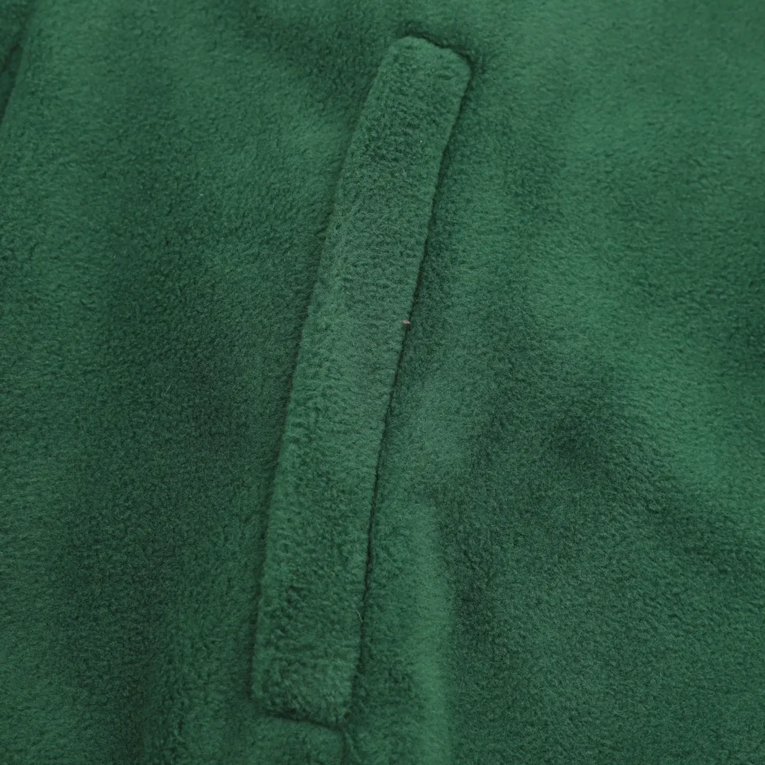 💰560 [Top version] Balenciaga / Balenciaga BLCG 25FW Five-bar drawstring half-ring embroidered polar fleece jacket Customized acrylic polyester polar fleece fabric Ultra-high weight Warm and comfortable OS loose version Stand-up collar design 3D three-dimensional tailoring process Custom-woven and dyed high-weight and high-density thread Side pocket invisible zipper design Tajima high-speed embroidery machine 400,000-needle machine embroidery process Three-dimensional and full Mold customization of original hardware zippers, double slider design, original main mark, washed tag brand packaging, color: green/blue, size: XS/S/M/L, size chart: Length, bust, shoulder width, sleeve length 66 55 Note: There is a difference of 1~2CM due to manual measurement.
