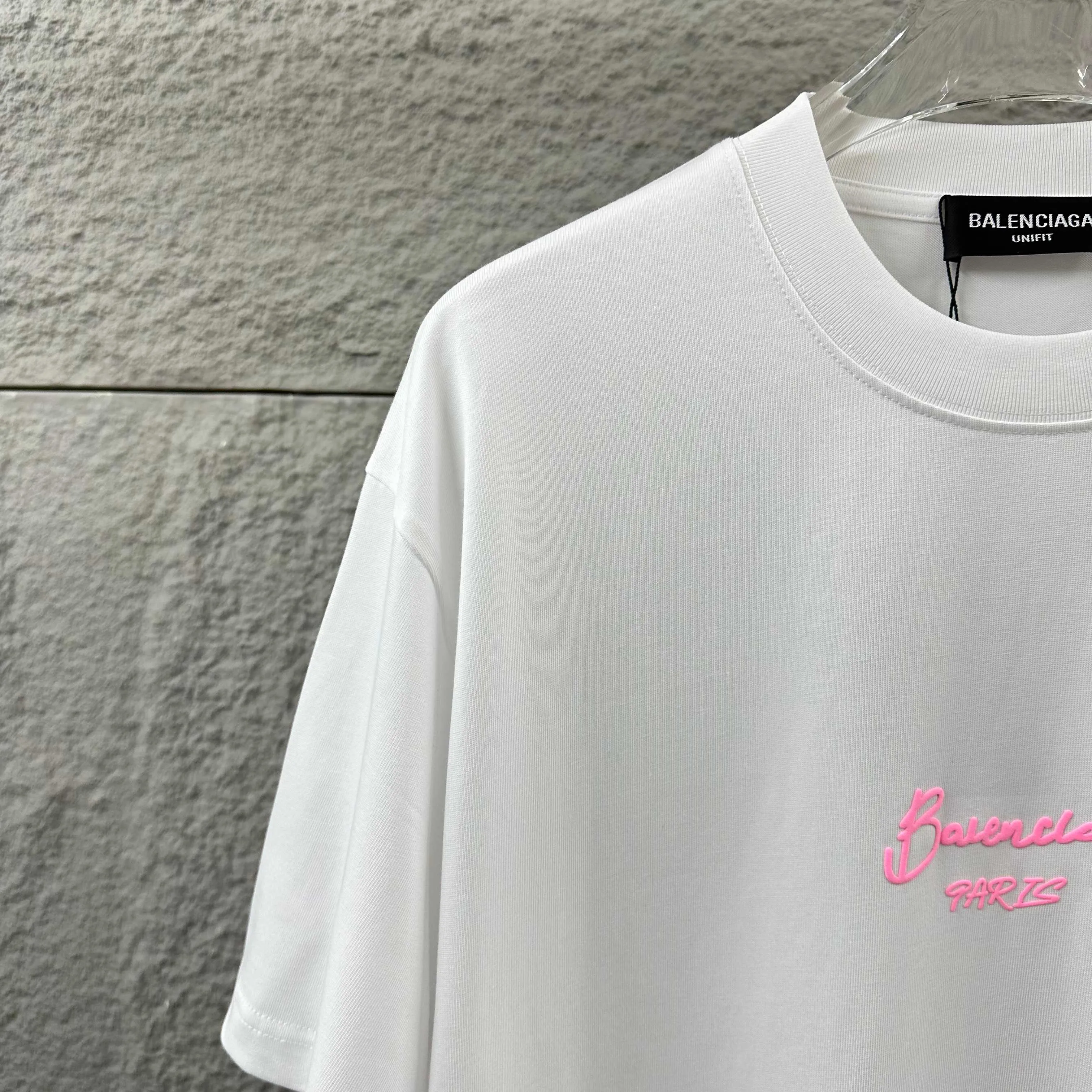🅿️190 BALENCI*GA Paris 2025 spring and summer new short-sleeved T-shirt Classic letter three-dimensional foam + silicone technology Customized double yarn plain cotton fabric Short-sleeved T-shirt Unisex Color: Black White Size: S (90-130 catties) M (120-150 catties) L (140-165 catties) XL (160-180 catties) XXL (180-210 pounds)