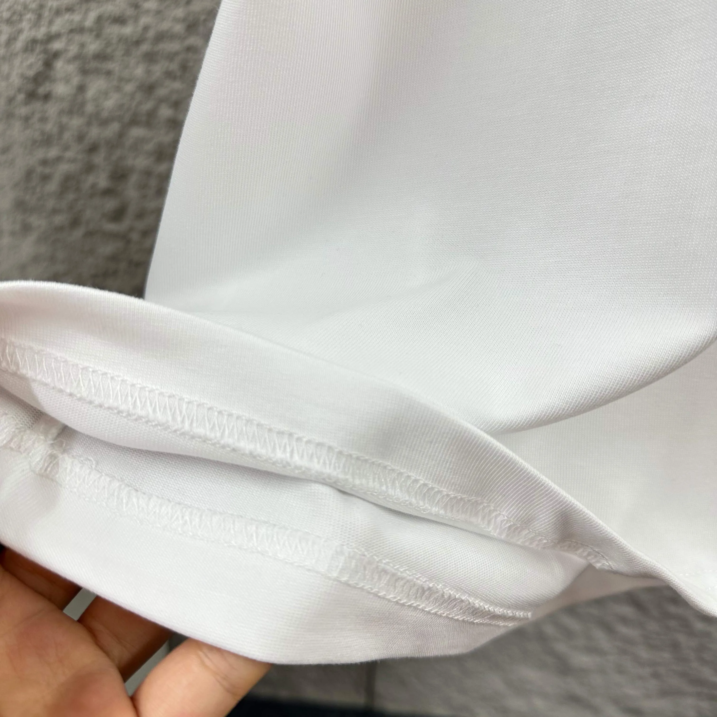 🅿️190 BALENCI*GA Paris 2025 spring and summer new short-sleeved T-shirt Classic letter three-dimensional foam + silicone technology Customized double yarn plain cotton fabric Short-sleeved T-shirt Unisex Color: Black White Size: S (90-130 catties) M (120-150 catties) L (140-165 catties) XL (160-180 catties) XXL (180-210 pounds)