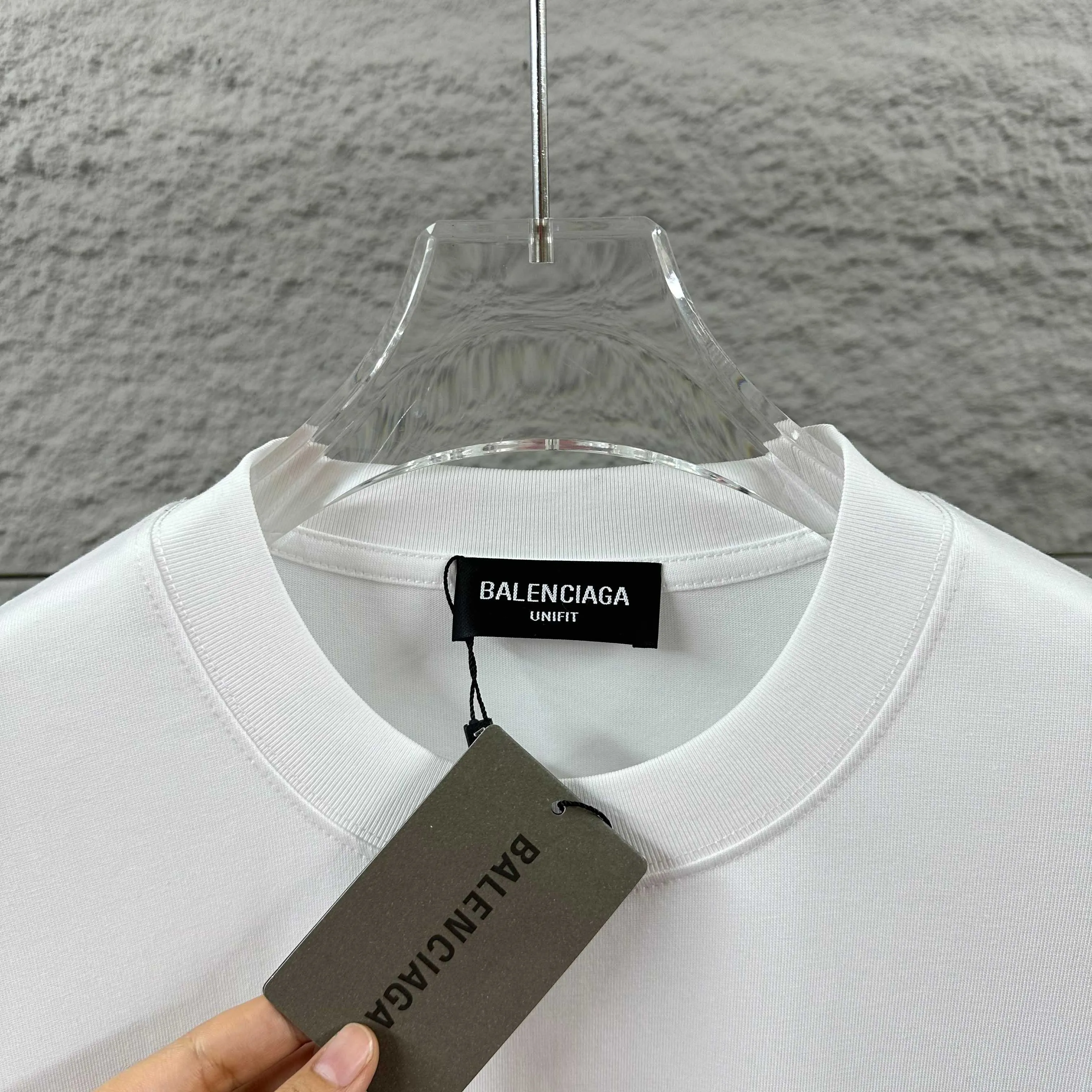🅿️190 BALENCI*GA Paris 2025 spring and summer new short-sleeved T-shirt Classic letter three-dimensional foam + silicone technology Customized double yarn plain cotton fabric Short-sleeved T-shirt Unisex Color: Black White Size: S (90-130 catties) M (120-150 catties) L (140-165 catties) XL (160-180 catties) XXL (180-210 pounds)