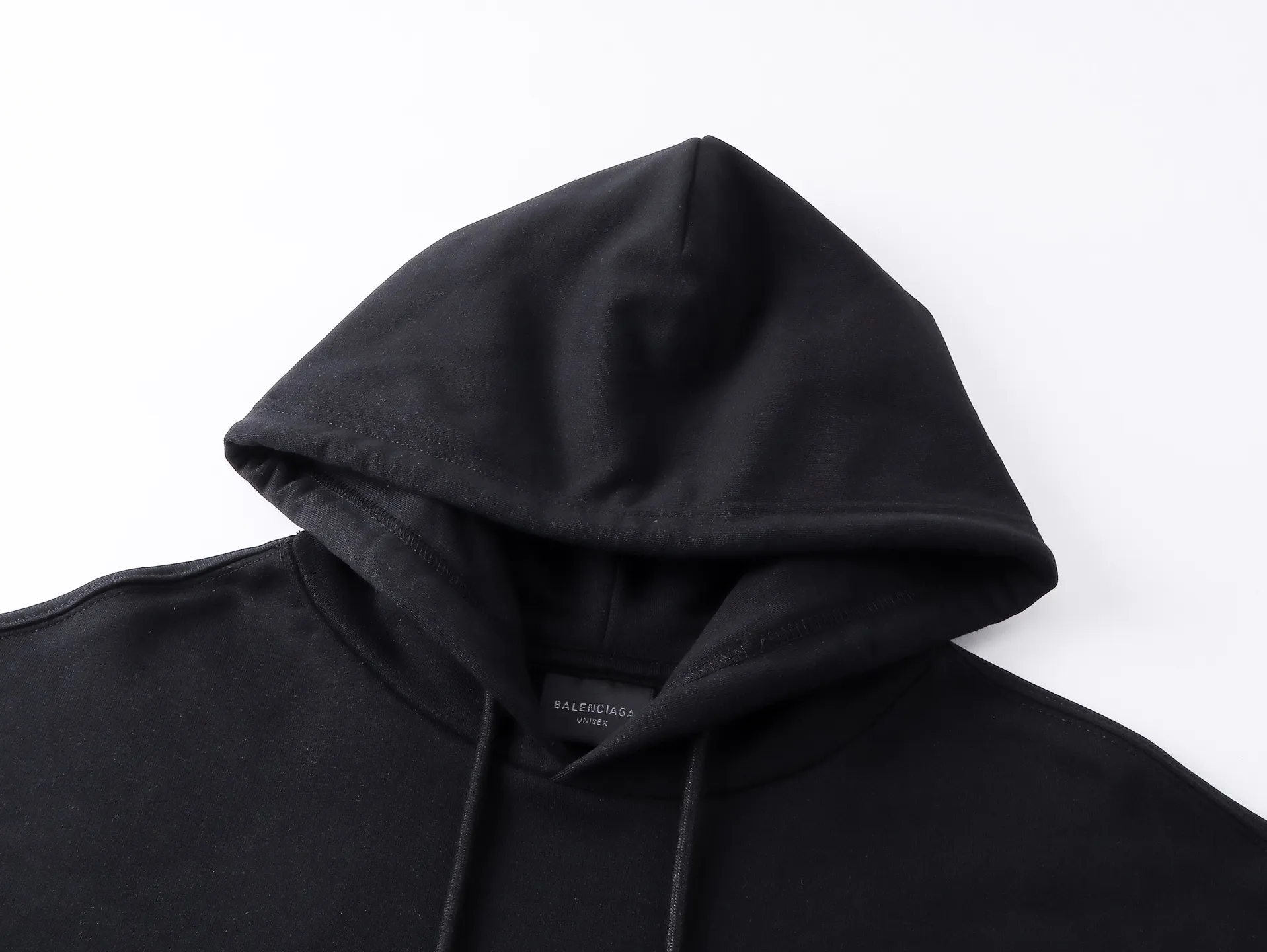 🅿️360 BALENCI*GA Paris' latest Balenciaxx art multi-branded hooded long-sleeved sweatshirt. The front printing uses imported environmentally friendly offset printing. The effect is three-dimensional. Exclusively woven and dyed 460g fabric. Threads are dyed in the same vat with zero color difference. Brick cabinet synchronization. Welcome to compare. Same style for men and women -Color: black white -SIZE: Xs S M L Style No. 8957#