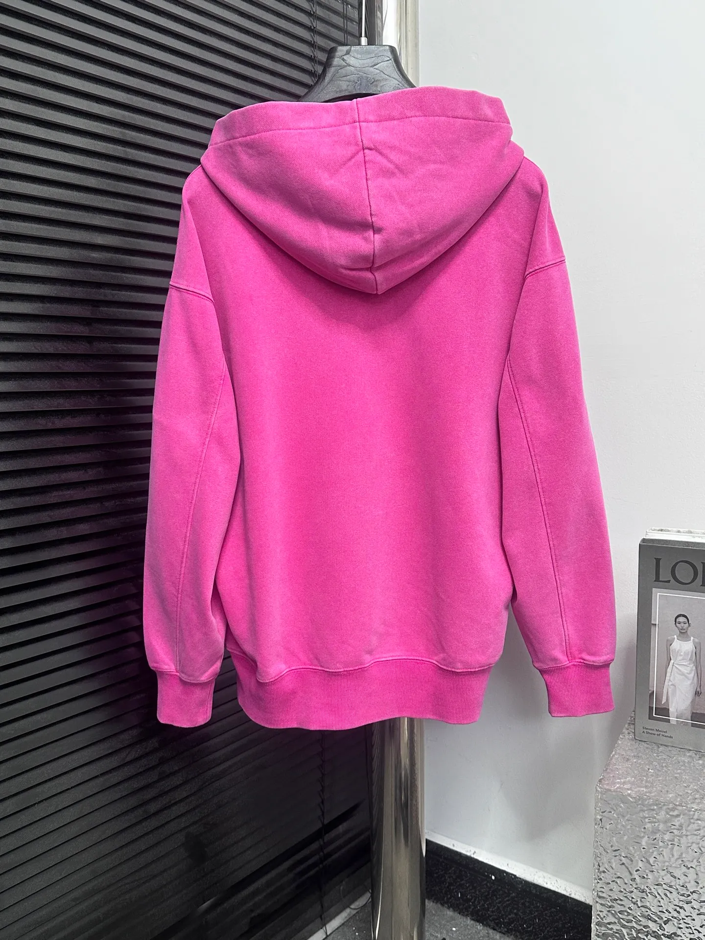 🅿️330 [BALENCIaGA] Paris washed hooded sweatshirt. The fabric is made of 400g Paris-specific double yarns* high weight double yarn ribs, washed and aged. It has a better hand feel and texture. It is not easy to deform, not easy to shrink, not easy to fade, and maintains long-term beauty. The same style for men and women! ! Size: S-XL