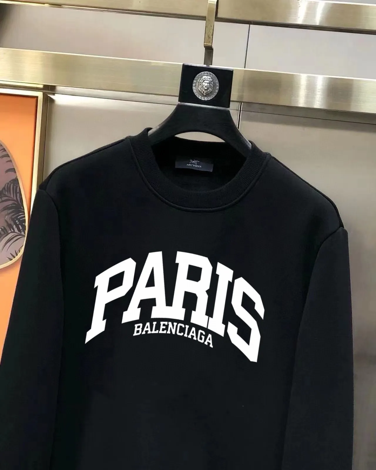 🅿️380 direct batch [BALENCIAGA] (Fat Man’s Gospel) hot-selling suit is coming. Focus on the original version of the official website. 2025 new hot-selling sweatshirt suit. The original order is the best. 🇭🇰The meticulous work of top designers. Just for a fitting and perfect upper body effect. 100% natural high-quality Roman cotton, close-fitting comfort, noble and elegant! Original hardware embodies elegance and nobility! Counter size: M-5XL (maximum wear up to 220 pounds)