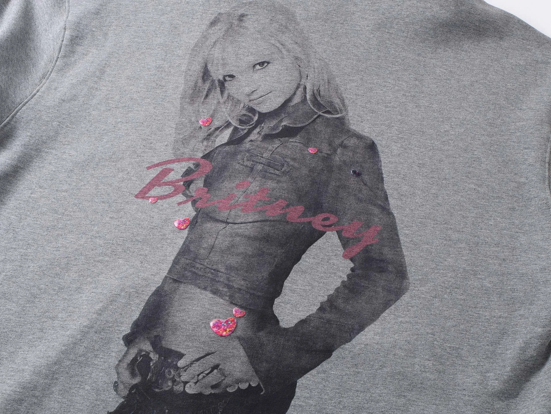 🅿️420 BALENCI*GA Paris Music | Britney Series limited edition music series hooded zipper sweatshirt. The embroidery on the hood is finely embroidered by an imported Tajima embroidery machine. The front and back panels are made of Conley direct injection. Customized matching hardware. The letters are clear. The effect is three-dimensional. Exclusively pattern-woven and dyed 460g fabric. Threads are dyed in the same cylinder with zero color difference. Brick cabinet synchronization. Welcome to compare. Same style for men and women -Color: Gray -SIZE: Xs S M L style number 8982#