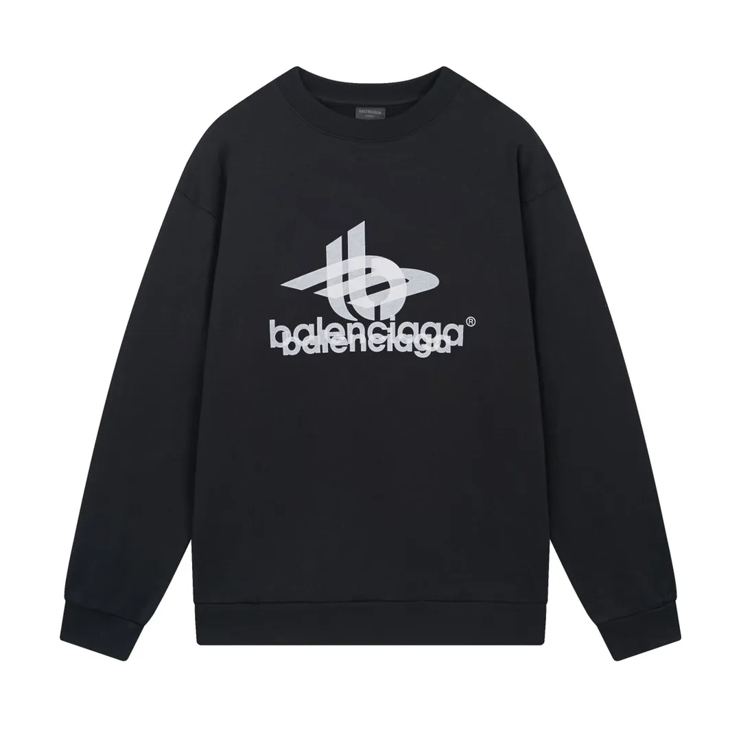 🅿️246 detailed pictures [Top version. Official website quality] BALENCI*GA/Paris. 2024 new style. Phantom double LOGO classic pattern printed round neck sweatshirt. Brick cabinet synchronization. Genuine product developed in the first time, happy to print and compare! The fabric is made of Paris ZP custom-woven and dyed cotton sweatshirt. The weight is 450 grams. The cloth surface is clean. The cloth pattern is clear, soft and comfortable. The threads are dyed with no color difference. The classic printing is made of environmentally friendly imported materials, with LOGO phantom effect, clear letters and three-dimensional effect. Restored brick cabinet. Ready-made clothes are washed and distressed, different market currency, welcome to compare, the version adopts OS loose shoulder version. Same style for men and women Coding: BL235566 Color: black, white Size: XS S M L