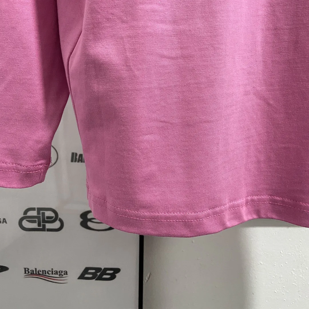 🅿️250 8151# Real photos Top version [[BALENCIA*GA] Official website quality Paris new joint football jersey long-sleeved T-shirt OS version Loose dropped shoulders Unisex style Fabric: 260g 100% cotton double yarn Process: Front and rear panel printing Front panel embroidery Garment washing Shape solid Color: Black White Pink Red Fluorescent Yellow Size: XS S M L