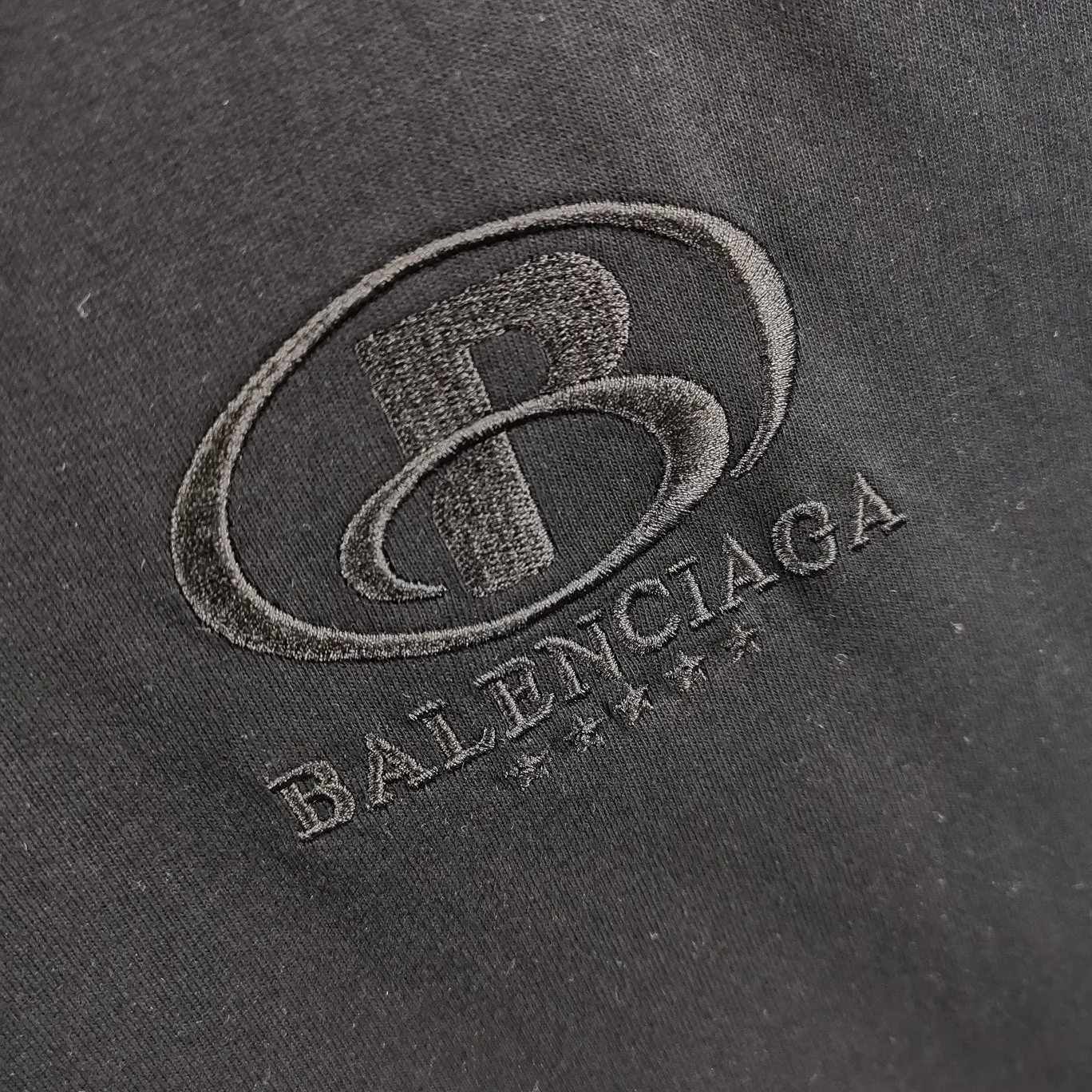 [New arrival] The top tested version of the new BALENCIAGA Balenciaga five-star embroidered environmentally friendly big LOGO male and female couple star same style short-sleeved T-shirt BEHRINGER embroidery technology, 5-star environmentally friendly series! The embroidery is meticulous and detailed! The font is full and the texture is clear! The fabric is made of 280g high-count double-yarn pure cotton, polyester-free, and absolutely no pilling! Size: XS-L Color: Black Pink P:250