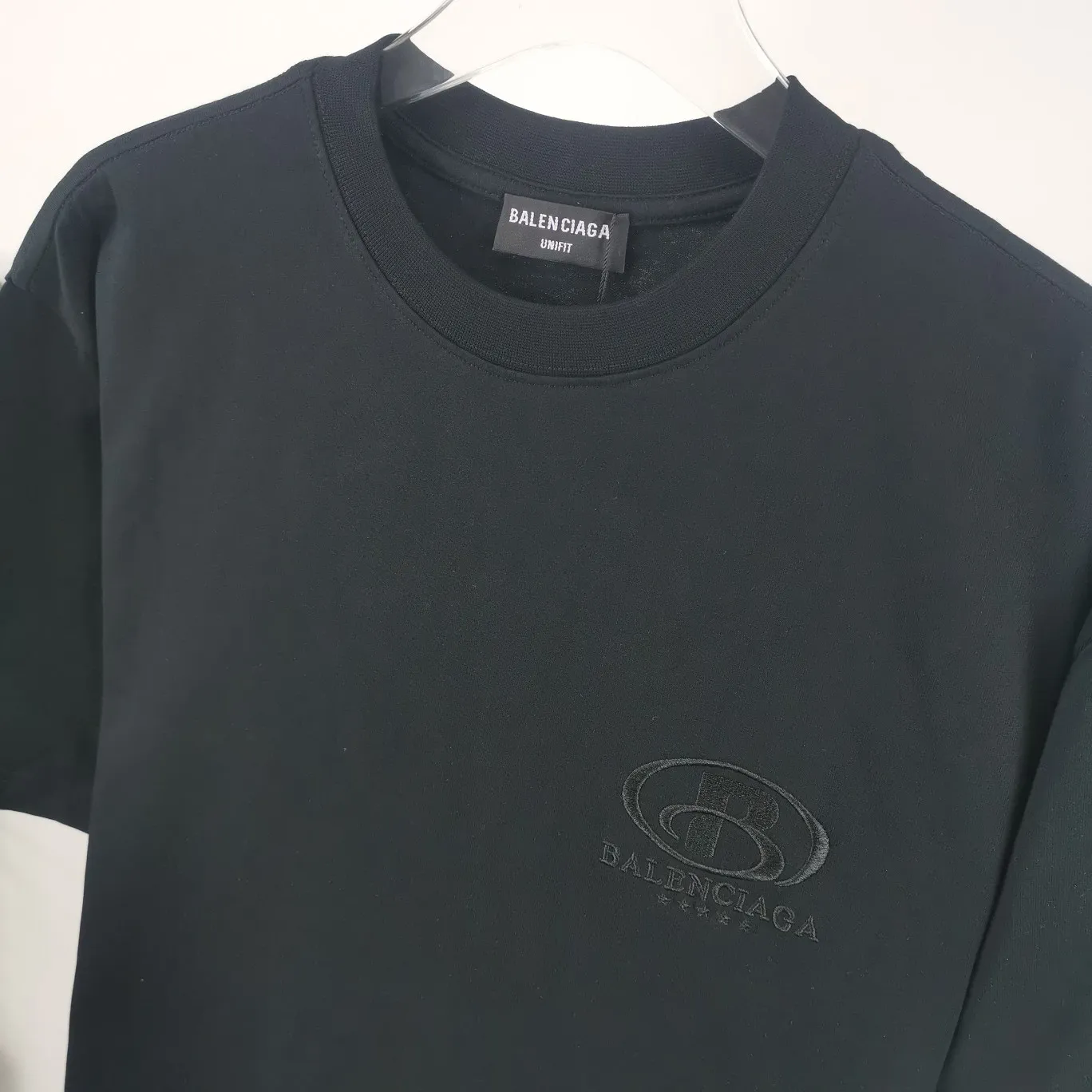 [New arrival] The top tested version of the new BALENCIAGA Balenciaga five-star embroidered environmentally friendly big LOGO male and female couple star same style short-sleeved T-shirt BEHRINGER embroidery technology, 5-star environmentally friendly series! The embroidery is meticulous and detailed! The font is full and the texture is clear! The fabric is made of 280g high-count double-yarn pure cotton, polyester-free, and absolutely no pilling! Size: XS-L Color: Black Pink P:250
