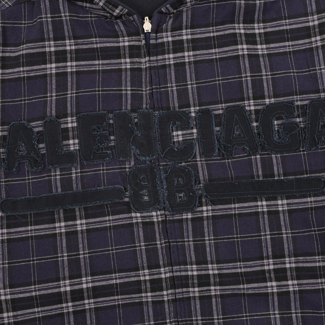 🅿️570 Balenciaga/Balenciaga plaid patch letter zipper jacket is made of customized matt Taslan professional fabric, with three-proof coating process, Teflon anti-fouling treatment, anti-oil stain and easy to clean, polyester high-density bird's eye mesh lining, three-dimensional circulation breathable structure, quick moisture export, anti-static treatment, more comfortable to wear in autumn and winter, imported environmentally friendly glue screen printing, customized hardware zipper double puller LOGO, customized accessories three labels Size: XS-L