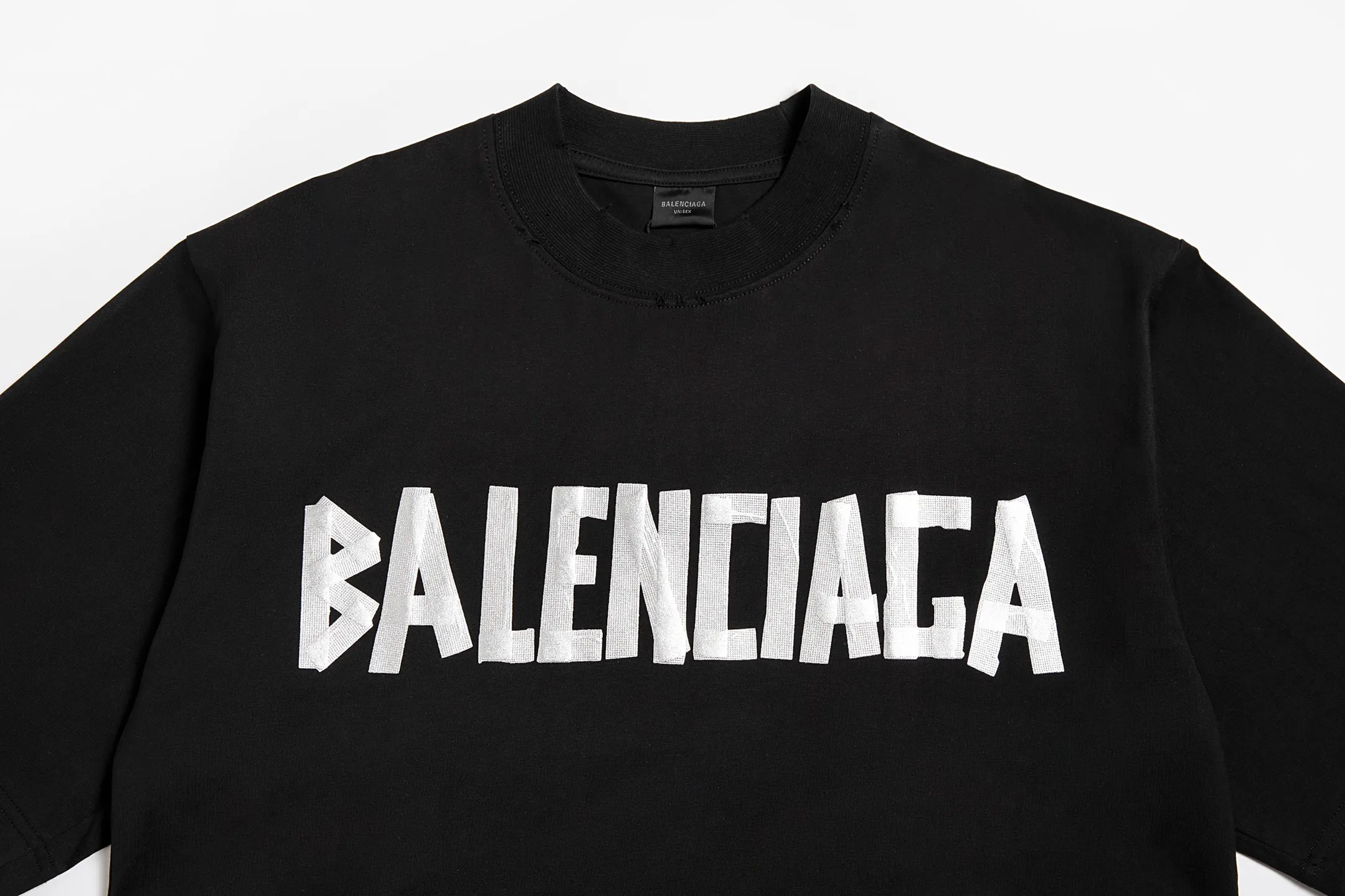 🅿️180 9110# Detailed picture Top version [[BALENCIA*GA] Official website quality Paris new yellow tape bandage digital direct spray short-sleeved T-shirt OS version Loose dropped shoulders Same style for men and women Fabric: 260 grams 100% cotton double yarn Process: Front and rear digital direct spray Garment wash Frayed Distressed Styling Solid color Color: gray blue white washed blue burgundy green black silver Rose Red Khaki Size: XS S M L