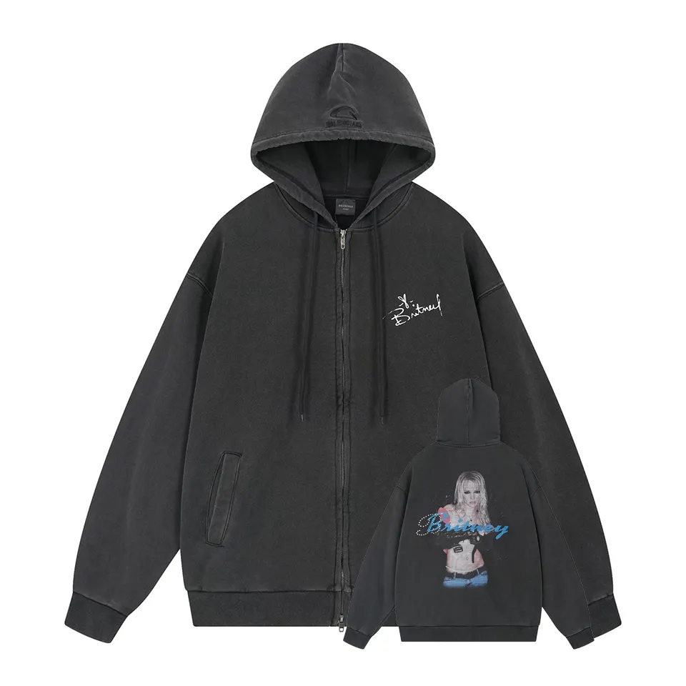🅿️420 - BALENCI*GA Paris Britney portrait limited edition music cooperation series hooded zipper sweatshirt. Direct-injection printing and hot-drilling process on the front panel. The English logo of the hat adopts Tajima embroidery machine. Customized matching hardware. The letters are clear. The effect is three-dimensional. Exclusively pattern-woven and dyed 460g fabric. Threads are dyed in the same vat with zero color difference. Brick cabinet synchronization. Welcome to compare. Same style for men and women -Color: washed black -SIZE: Xs S M L style number 8986#