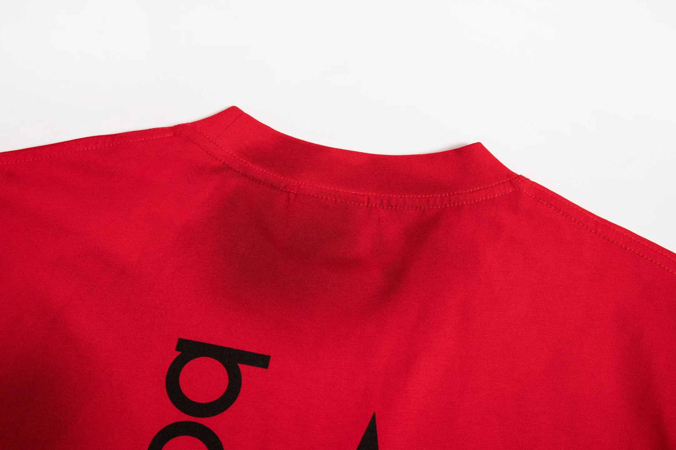 🅿️180 9187# Detailed picture Top version [[BALENCIA*GA] official website quality Paris new ski series 3M artistic letter LOGO printed short-sleeved T-shirt OS version loose dropped shoulders Unisex style Fabric: 260g 100% cotton double yarn Technology: front and rear left and right sleeve printing Garment wash spray painting worn distressed shaping solid color Color: black white Red (red has different craftsmanship and different prices) Size: XS S M L