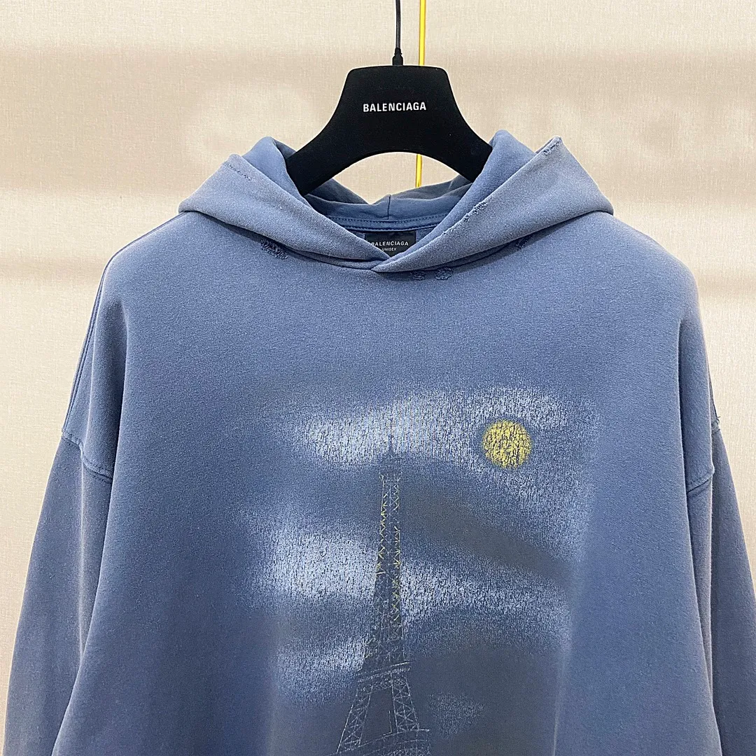 🅿️340 real photos Top version [BALENCIA*GA] Official website quality Paris' new Paris Eiffel Tower series hooded sweatshirt OS version Loose dropped shoulders Unisex style Fabric: 480g 100% cotton terry David sweater Technology: Front white ink direct spray Garment wash Frayed Distressed Fixed color Color: Washed blue Pink Size: XS S M L