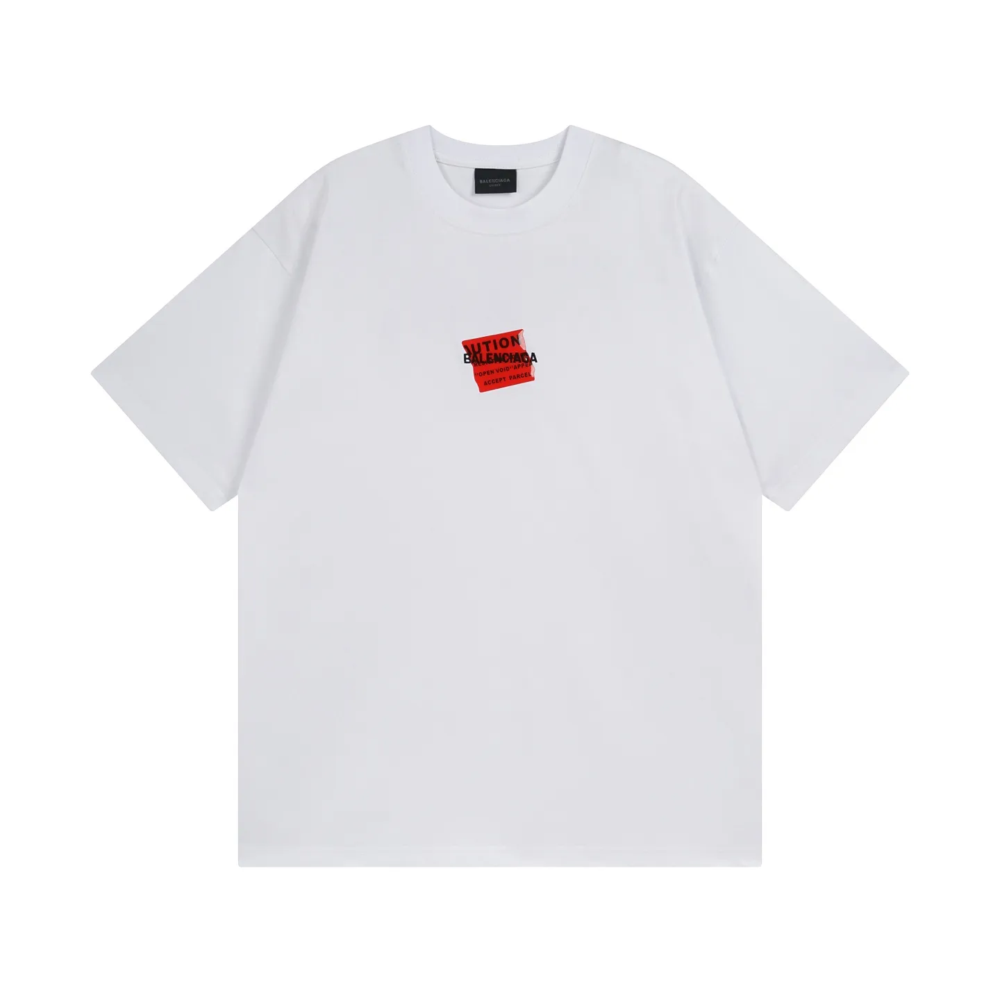🅿️196 Actual pictures [Top version. Official website quality] BALENCI*GA/Paris #2025 new style front and rear letter LOGO embroidered tape taped short-sleeved T-shirt, full of design. Welcome to compare. The fabric is made of Paris ZP custom-woven and dyed cotton double yarn, weight 260 grams, clean cloth surface, clear cloth pattern, soft and comfortable. The threads are dyed with no color difference. The classic letter LOGO is embroidered with imported Tajima embroidery machine. The tape is stamped with imported transparent glue. The effect is three-dimensional. Restore the brick cabinet, adopt the OS loose shoulder version. Same style for men and women. Code: BL253662 Color: black, sky blue, white, floral gray Size: XS S M L