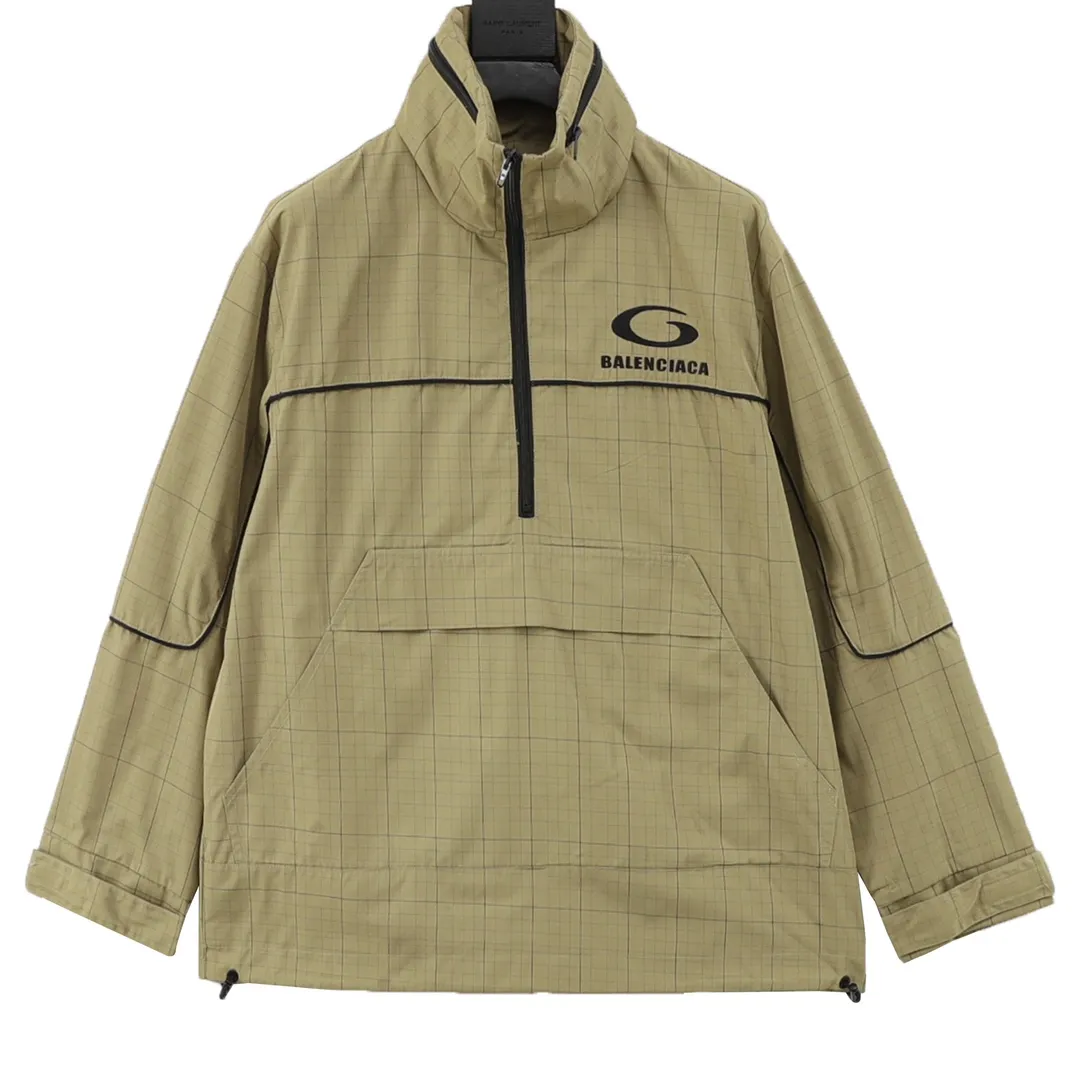 🅿️620 Balenciaga/Balenciaga Embroidered Stand Collar Half-Zip Plaid Jacket Embroidery: Straight lines, round curves; Neat stitches, no jagged edges; Embroidered surface is flat, silk strands are not skewed; Needle spacing is consistent, no bottom exposed, no overlap; Embroidered surface is smooth, without ink marks and other stains. Advanced imported embroidery machines are used to ensure the quality of each customer's logo embroidery. Fabric: Made of 26-count combed cotton + 10-count 100% cotton, with a weight of 140G. The fabric uses high-quality domestic Xinjiang cotton yarn. Xinjiang cotton is recognized as a superior material among domestic cotton. The fabric is woven using the internationally recognized Fukuhara knitting machine. The fabric has clear texture, good resilience, strong wrinkle resistance, good abrasion resistance and breathability. It is close to the skin, not easy to loosen and has a long-lasting wide effect. The fabric has good gloss, strength and wear resistance, small shrinkage and a good skeleton feel. The pure cotton cloth is produced by air flow liquid cylinder. The environmentally friendly dyeing meets the national first-class product requirements. It is not easy to fade and is not prone to creases and claw marks. It can be worn all year round: the sewing machine needle uses No. 9 round-head needles, which will not puncture or break the fibers of the fabric, and the thread density is 3CM/14 needles, which is tight, not loose, and not sparse; the sewing thread uses imported oil-proof treated thread, and there will be no oil stains; the car is an imported car with a silver sword and a knife, which does not eat or leave any cloth. It has a full sense of high brand quality! size：XS-L