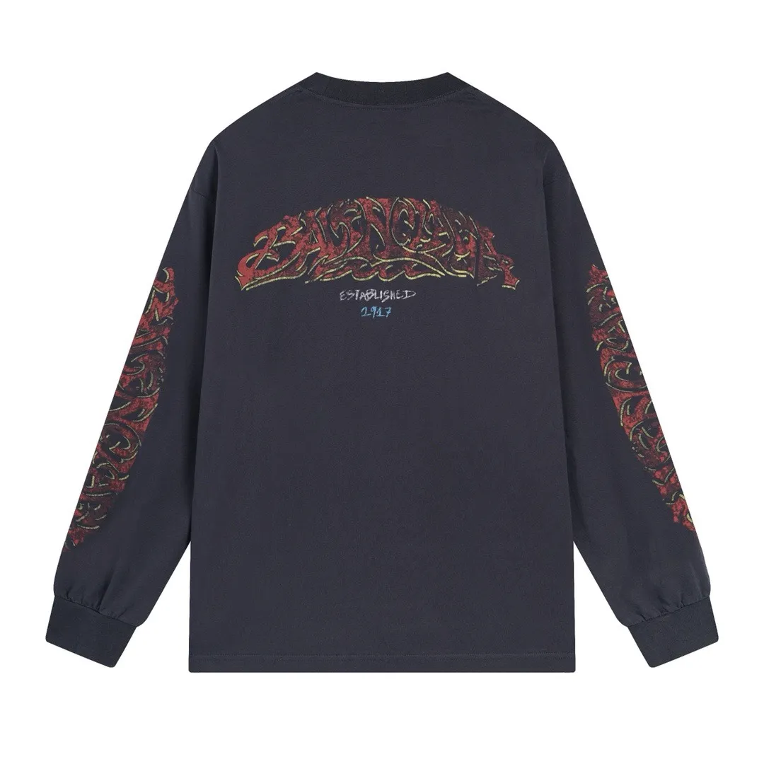 🅿️220 real photos [Top version. Official website quality] BALENCI*GA/Paris. 2024 latest flame graffiti direct-printed long-sleeved T-shirt. Brick cabinet synchronization. ⚠️Difference in market currency. YB development. The fabric is made of Paris ZP custom-woven and dyed 100% cotton double yarn compact cotton. The weight is 260 grams, the cloth surface is clean. The cloth pattern is clear, soft and comfortable. The threads are dyed with no color difference. The front and back printing adopts Kornit direct-printing printing pattern and adopts OS loose shoulder-dropping pattern. Same style for men and women. Code: BL225013 Color: dark gray blue, pink. Size: XS S M L