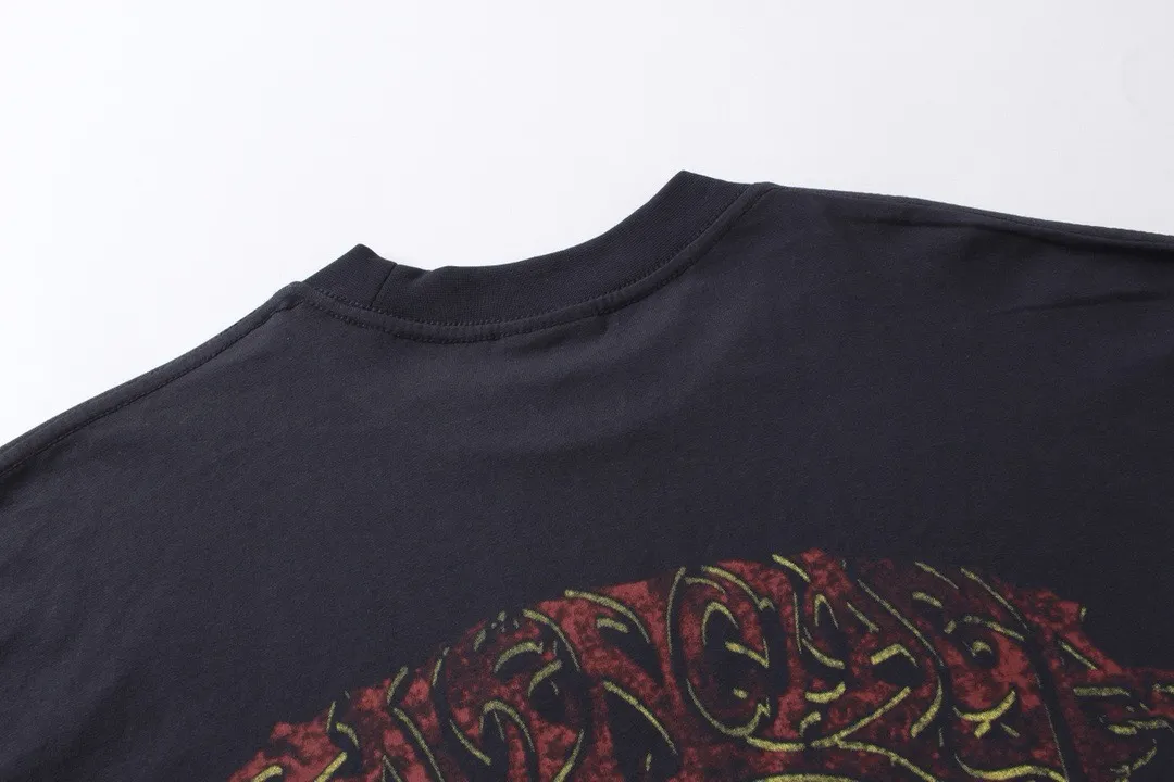 🅿️220 real photos [Top version. Official website quality] BALENCI*GA/Paris. 2024 latest flame graffiti direct-printed long-sleeved T-shirt. Brick cabinet synchronization. ⚠️Difference in market currency. YB development. The fabric is made of Paris ZP custom-woven and dyed 100% cotton double yarn compact cotton. The weight is 260 grams, the cloth surface is clean. The cloth pattern is clear, soft and comfortable. The threads are dyed with no color difference. The front and back printing adopts Kornit direct-printing printing pattern and adopts OS loose shoulder-dropping pattern. Same style for men and women. Code: BL225013 Color: dark gray blue, pink. Size: XS S M L