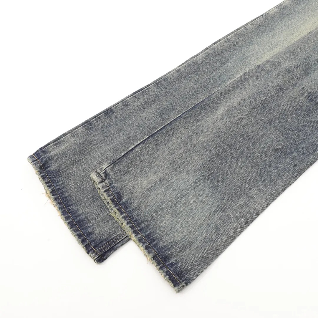 🅿️540 Balenciaga/Balenciaga blue washed orange flared jeans, custom-made pure cotton bamboo strip denim fabric, thick texture, anti-wrinkle, shrinkage and deformation, micro-flare version of the trouser legs make you slimmer and taller, heavy washing shows an orange retro color, the surface bamboo texture is more three-dimensional and prominent, and the trousers are made of 100-gauge cotton padding. It is more comfortable to wear next to the body. Customized 1:1 waistband main and sub-labels, customized 1:1 Paris logo bronze buttons and rivet zippers, micro-horn version Size: XS-L