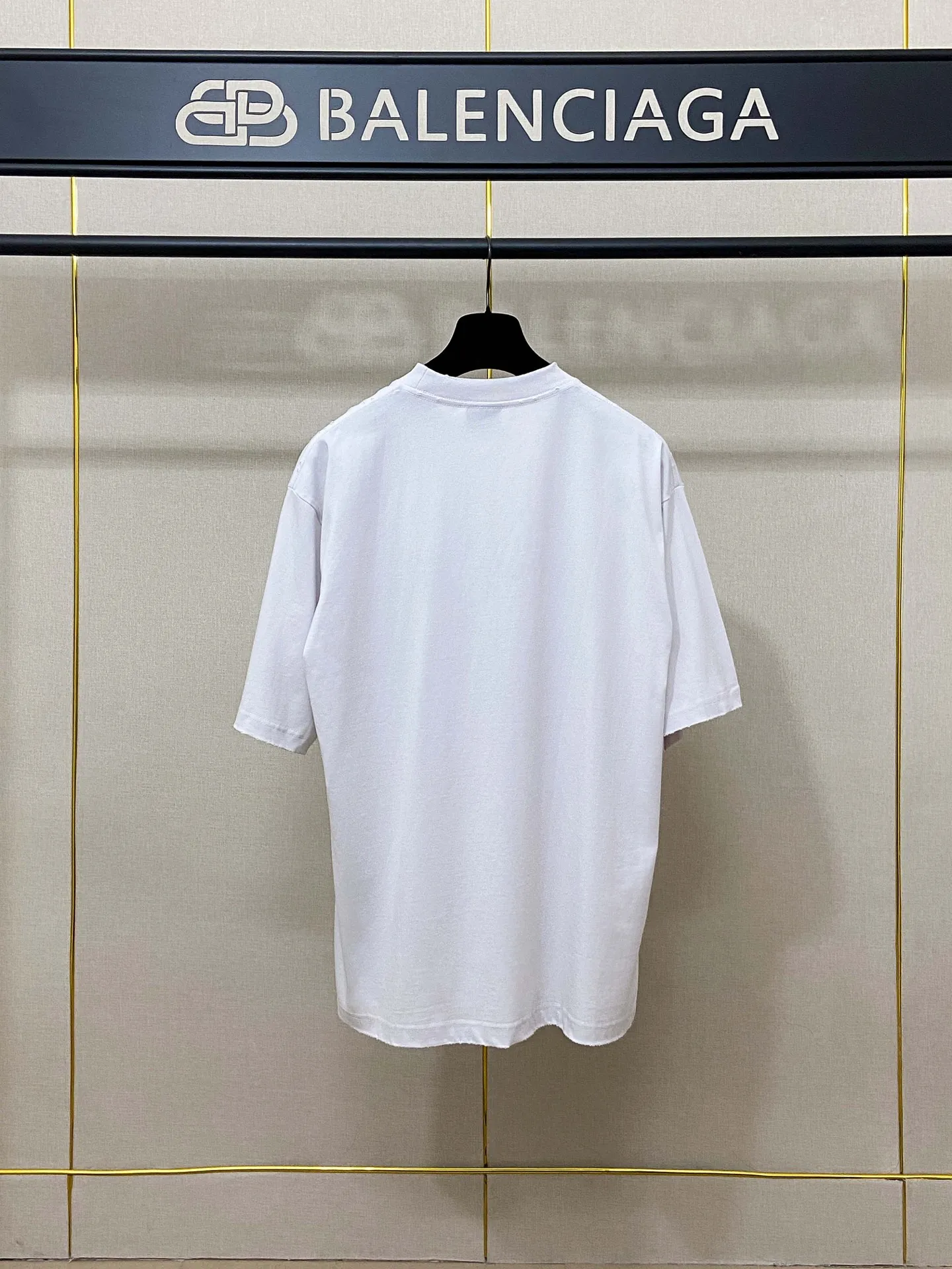 🅿️180 9186# Real photos Top version [[BALENCIA*GA] official website quality Paris new 3M artistic letter LOGO printed short-sleeved T-shirt OS version Loose dropped shoulders Unisex style Fabric: 260g 100% pure cotton double yarn Process: Front printing Garment wash Frayed Distressed Styling Solid color Color: Washed black off-white Size: XS S M L