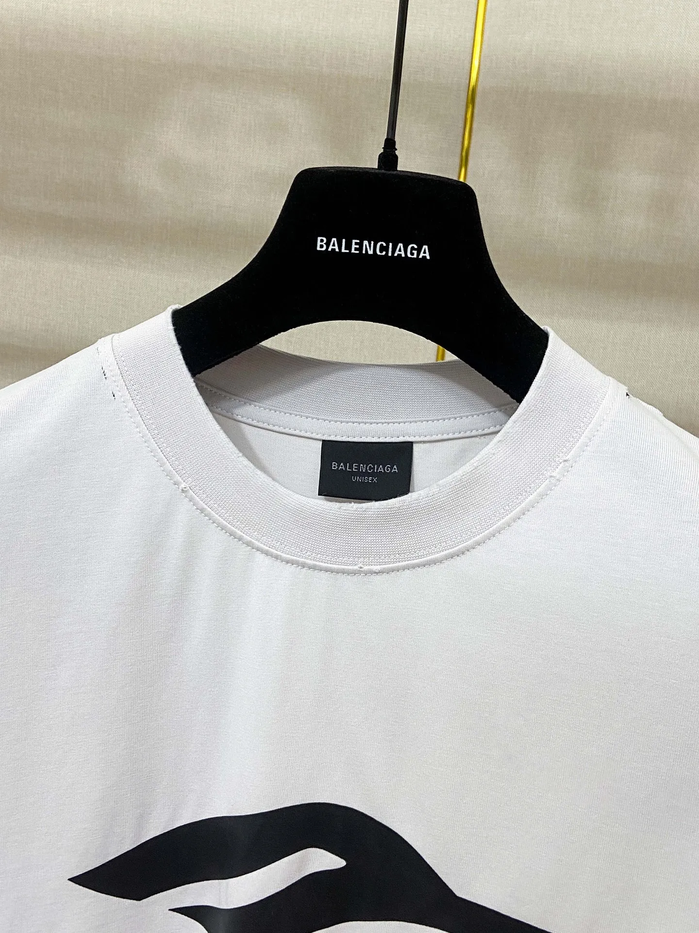 🅿️180 9186# Real photos Top version [[BALENCIA*GA] official website quality Paris new 3M artistic letter LOGO printed short-sleeved T-shirt OS version Loose dropped shoulders Unisex style Fabric: 260g 100% pure cotton double yarn Process: Front printing Garment wash Frayed Distressed Styling Solid color Color: Washed black off-white Size: XS S M L