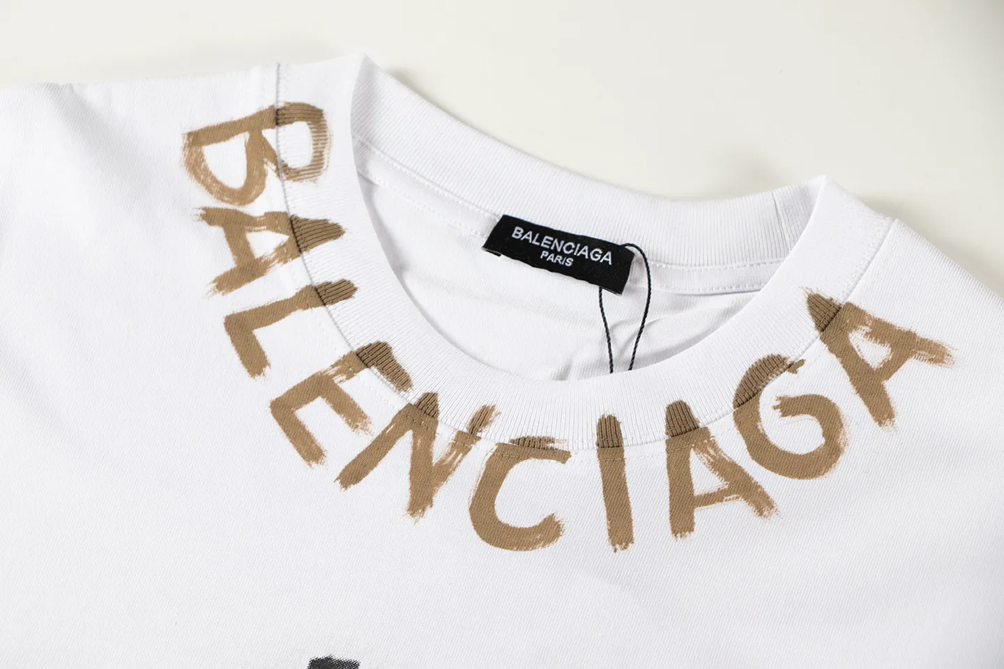 🅿️170 Style: 2026 new Balenciaga hand-painted short-sleeved T-shirt Material: High version 300g double yarn combed cotton Size: S～XL Color: White Style number: H0101