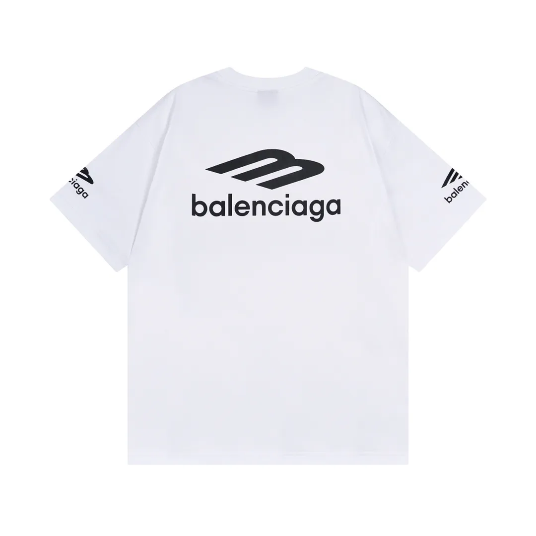 🅿️180 real photos [Top version. Official website quality] BALENCI*GA/Paris BALENCI*GA#2024 latest model, big LOGO icon. Front and back. Left and right printed short-sleeved T-shirts. Brick cabinet synchronization. Genuine products are developed and developed in the first time. Welcome to compare! The fabric is made of Paris ZP custom-woven and dyed 100% cotton double-yarn compact cotton. The weight is 260 grams. The cloth surface is clean. The cloth pattern is clear. It is soft and comfortable. It has good color fastness and is not easy to change color. The threads are woven and dyed with no color difference. The printing uses imported environmentally friendly ♻️ glue, which has a three-dimensional effect and clear lines. There are no rough edges and lines, and the version adopts the OS loose shoulder design. Same style for men and women. Code: BL223317 Color: Dark blue gray. White Size: XS to L
