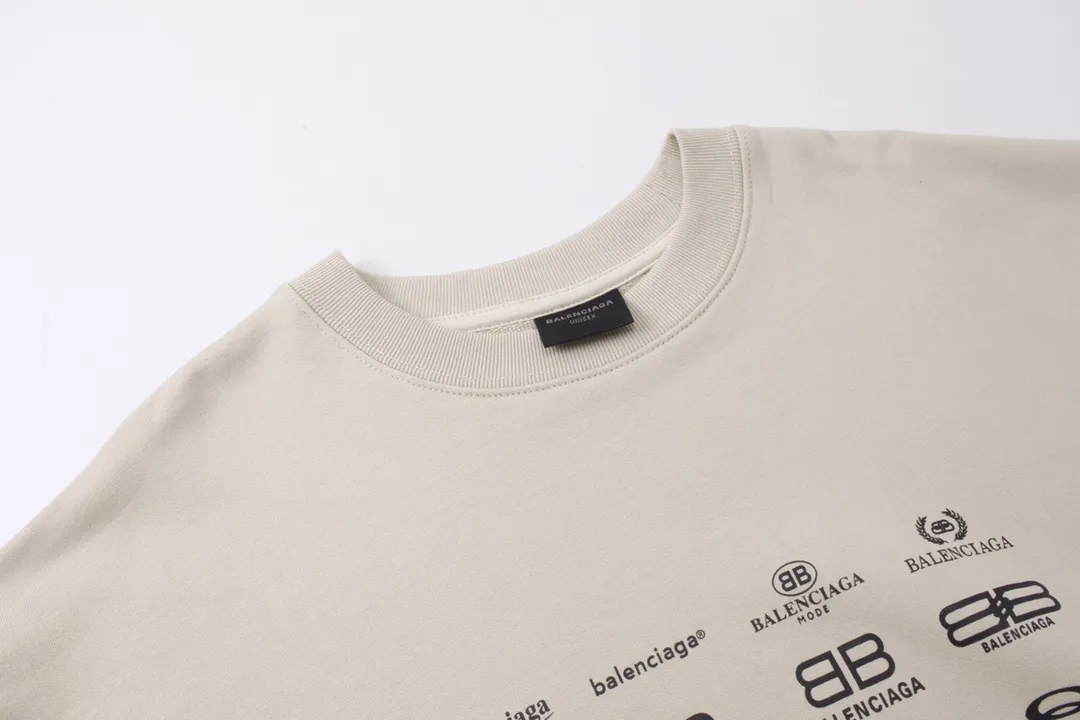 🅿️250 Detailed picture [Top version. Official website quality] BALENCI*GA/Paris BALENCI*GA# 2024 spring and summer new style, long-sleeved round neck sweatshirt with classic LOGO printed all over it. 2024 spring and summer new product. Brick cabinet synchronization. Welcome to compare. The fabric is made of Paris ZP custom-woven and dyed cotton sweatshirt. The weight is 450 grams, the cloth surface is clean, the cloth texture is clear, soft and comfortable. The color fastness is good. It is not easy to change color. The threads are woven and dyed with no color difference. The printing uses imported environmentally friendly rubber paddles, precision stencils, fine LOGO letters, clear letters, no burrs, and a three-dimensional effect. Restore brick cabinet. The version adopts OS loose shoulder style. Same style for men and women. Code: BL235563 Color: black, Mi Xing Size: XS S M L