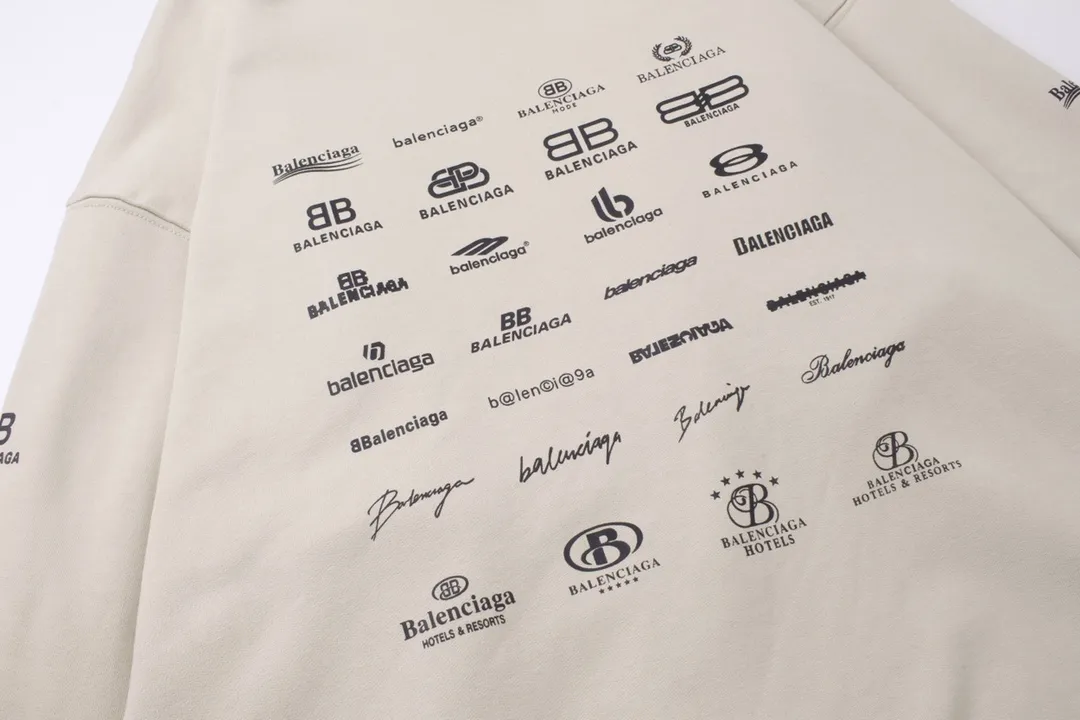 🅿️250 Detailed picture [Top version. Official website quality] BALENCI*GA/Paris BALENCI*GA# 2024 spring and summer new style, long-sleeved round neck sweatshirt with classic LOGO printed all over it. 2024 spring and summer new product. Brick cabinet synchronization. Welcome to compare. The fabric is made of Paris ZP custom-woven and dyed cotton sweatshirt. The weight is 450 grams, the cloth surface is clean, the cloth texture is clear, soft and comfortable. The color fastness is good. It is not easy to change color. The threads are woven and dyed with no color difference. The printing uses imported environmentally friendly rubber paddles, precision stencils, fine LOGO letters, clear letters, no burrs, and a three-dimensional effect. Restore brick cabinet. The version adopts OS loose shoulder style. Same style for men and women. Code: BL235563 Color: black, Mi Xing Size: XS S M L