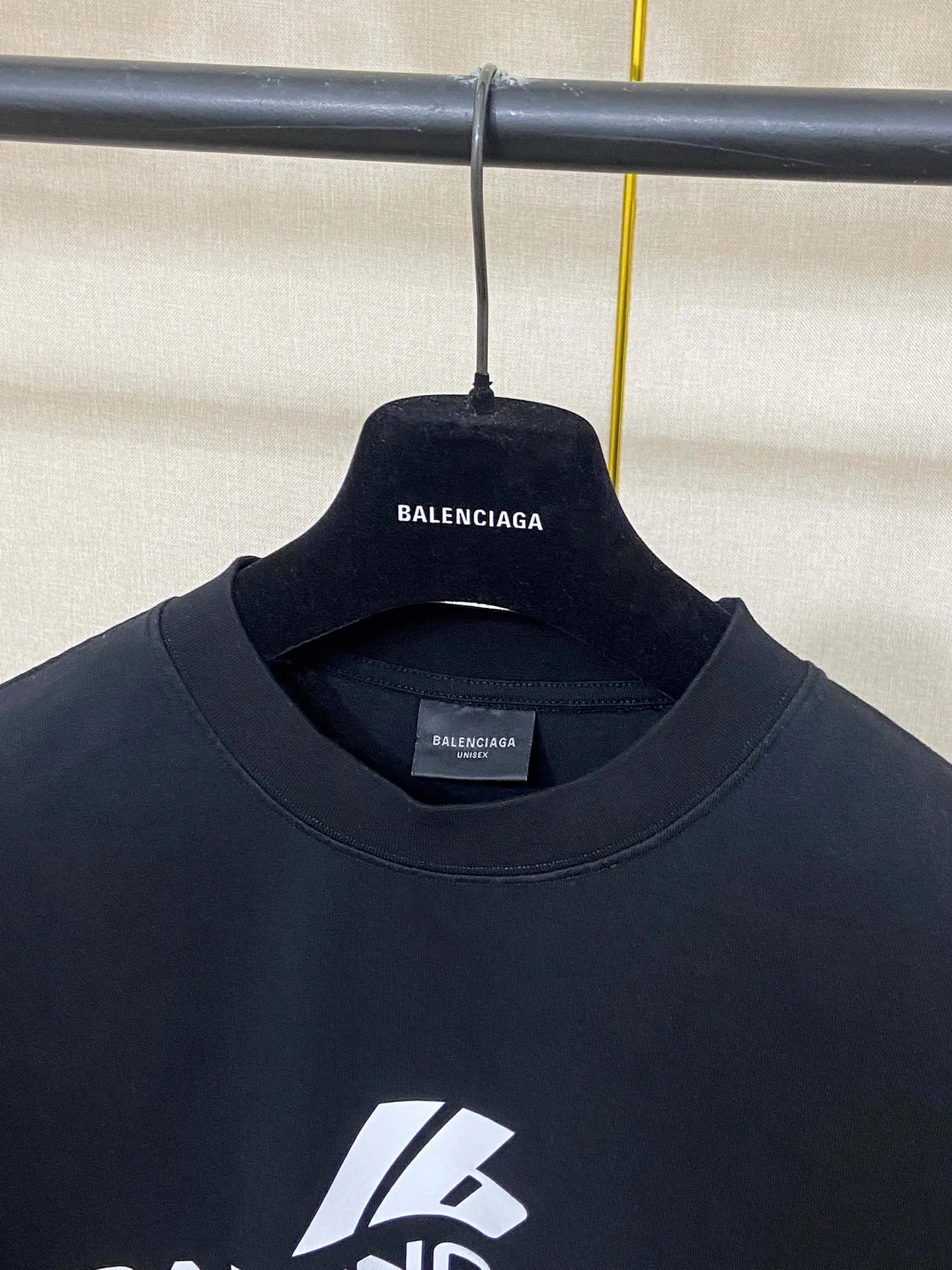 🅿️160 9176# Actual pictures Top version [[BALENCIA*GA] Official website quality Paris new 3M reflective film letter heat transfer short-sleeved T-shirt OS version Loose dropped shoulders Unisex style Fabric: 260g 100% cotton double yarn Technology: Front reflective heat transfer Garment wash Shape solid color Color: black off-white Size: XS S M L