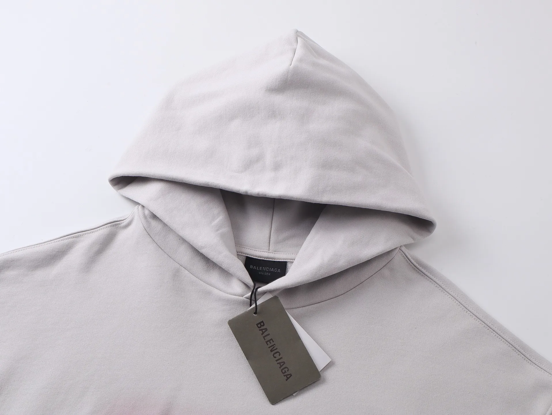 🅿️356 real photos [Top version. Official website quality] BALENCI*GA/25 new model. Latest style SS25 ready-to-wear washable hooded sweatshirt with Los Angeles night scene direct-printed print on the front. Research and development at the first time, different market currencies. Comparisons welcome. The fabric is made of Paris ZP custom-woven and dyed cotton sweatshirt. Weighing 460 grams, the cloth surface is clean. The cloth pattern is clear, soft and comfortable. The threads are dyed with no color difference. Printing adopts computer direct printing. Garments are washed and aged. Jubie market currency. Welcome to compare. The version adopts OS loose shoulder design. Same style for men and women. Code: BL259905 Color: washed black, apricot Size: XS S M L
