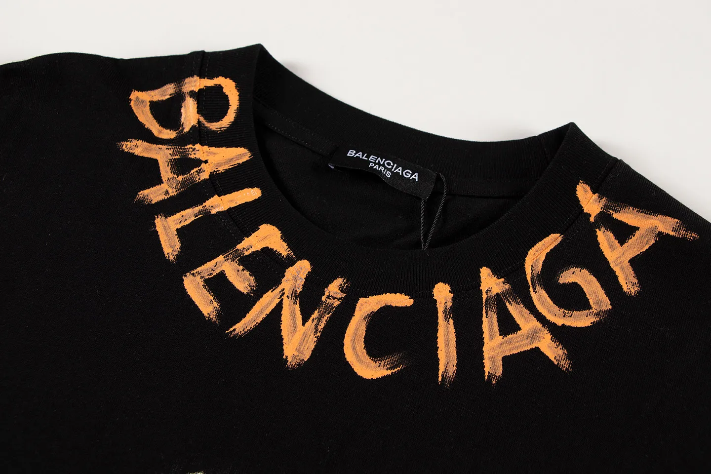 🅿️170 Style: 2026 new Balenciaga hand-painted short-sleeved T-shirt Material: High version 300g double yarn combed cotton Size: S～XL Color: Black Style number: H0101