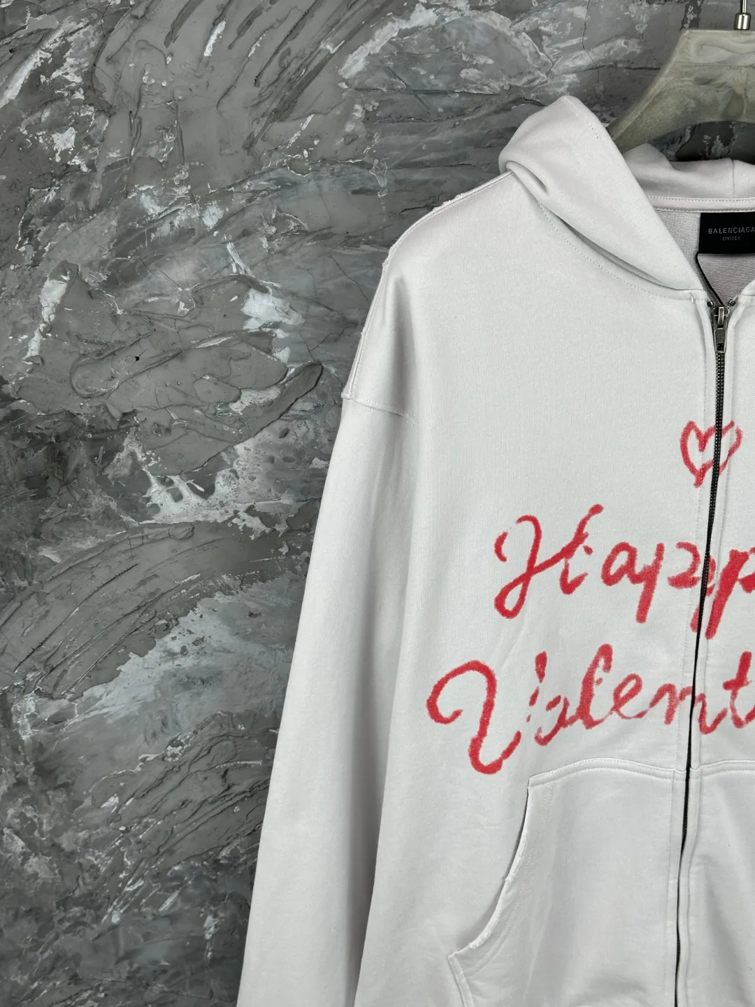 🅿️410 - BALENCI*GA Paris Valentine's Day limited edition hooded long-sleeved sweatshirt. The front pattern is printed by computer direct printing. The ready-to-wear is washed and distressed. Customized matching hardware. The letters are clear. The effect is three-dimensional. Exclusively pattern-woven and dyed 460g fabric. Threads are dyed in the same vat with zero color difference. Brick cabinet synchronization. Welcome to compare. Same style for men and women -Color: washed black, off-white -SIZE: Xs S M L Style number 8972#