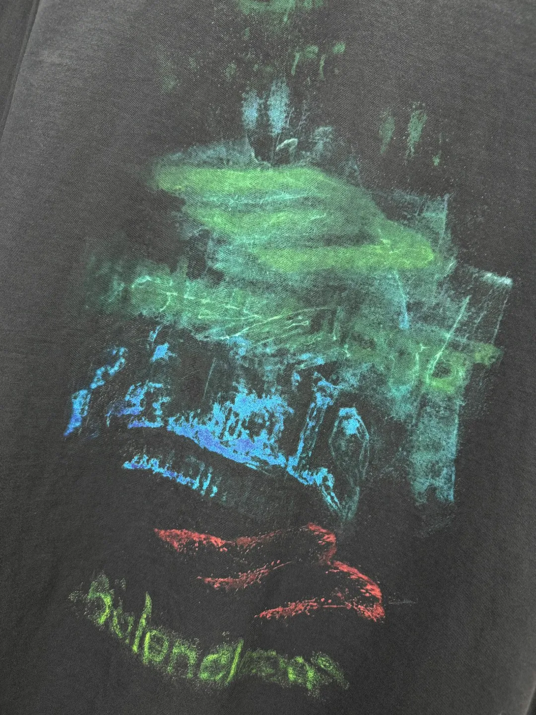 🅿️270 - BALENCI*GA 25 Paris blurred pattern white ink direct-injection long-sleeved T-shirt. The printing uses white ink digital direct-injection. Ready-made garments are washed. Handmade master positioning and worn. The hem is distressed. Overweight craftsmanship. The letters are clear. The effect is three-dimensional. Exclusively pattern-woven and dyed 280g fabric. Threads are dyed in the same cylinder with zero color difference. The version adopts OS loose shoulder version. Welcome to compare. Same style for men and women -Color: gray blue -SIZE: Xs S M L style number 8639#