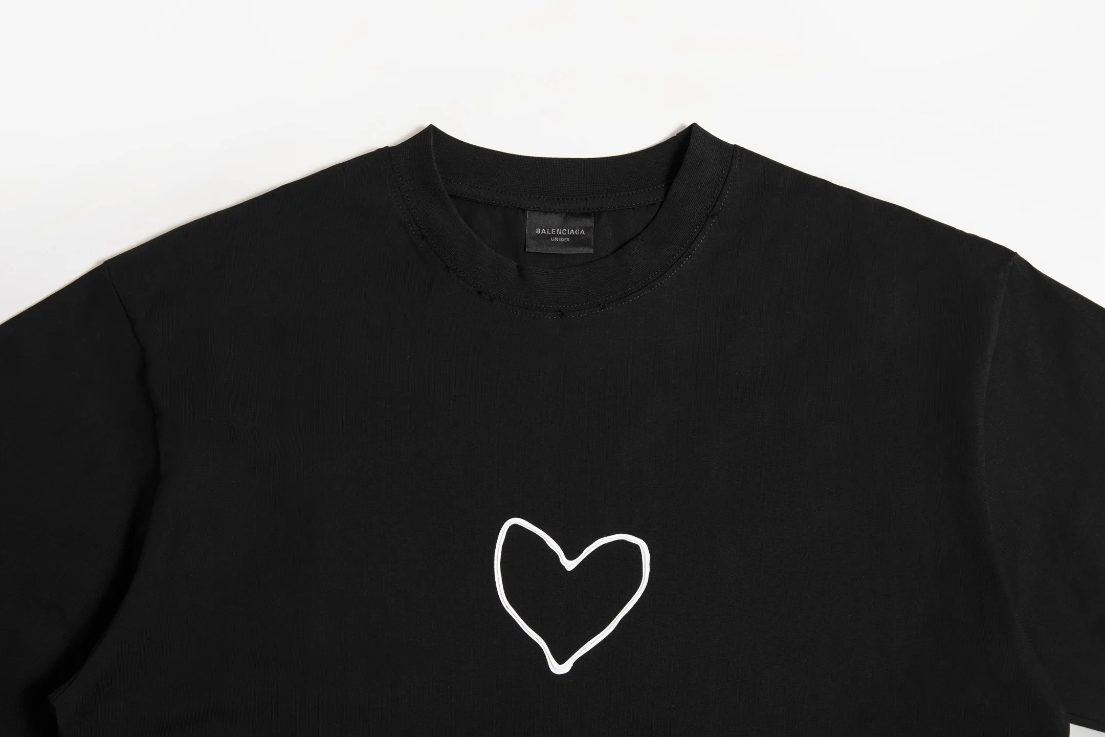 🅿️180 9159# Detailed picture Top version [[BALENCIA*GA] official website quality Paris's new Chinese Valentine's Day limited love LOGO printed short-sleeved T-shirt OS version Loose dropped shoulders Unisex style Fabric: 280 grams 100% cotton double yarn (three washing processes) Process: front and rear panel printing Garment wash Frayed Distressed Shape solid Color: Black Pink Size: XS S M L
