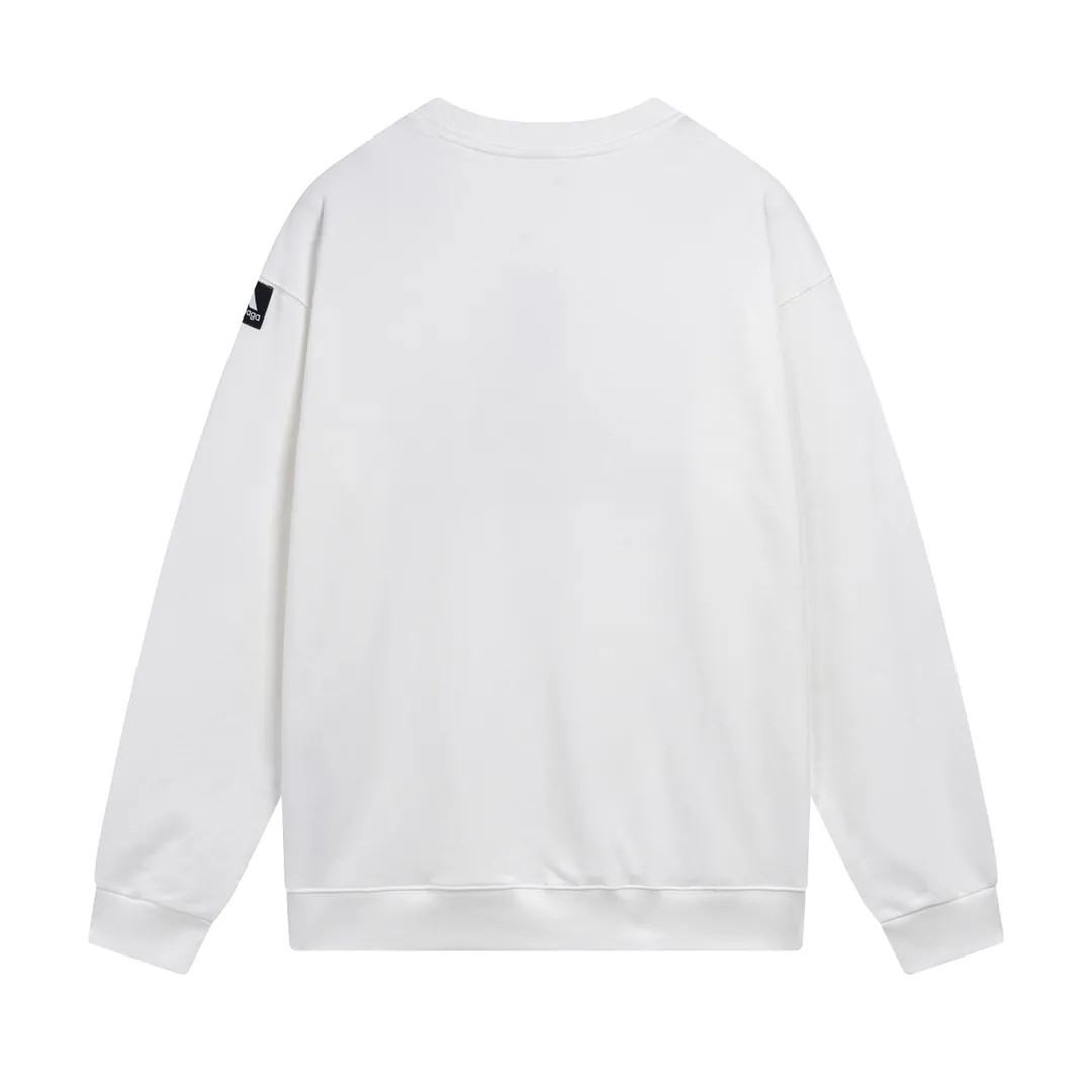 🅿️260 Detailed Picture [Top version. Official website quality] BALENCI*GA/Paris co-branded Adidas round neck sweatshirt with classic LOGO combination embroidery on the front. The fabric of the brick cabinet synchronization is made of Paris ZP custom-woven and dyed cotton sweatshirt, with a weight of 450 grams. The cloth surface is clean. The cloth pattern is clear, soft and comfortable. It has good color fastness and is not easy to change color. The threads are dyed with no color difference. The classic letter LOGO embroidery is embroidered using imported Tajima embroidery machine. The lines are clear and the effect is three-dimensional. Restored brick cabinets. The version adopts OS loose shoulder design. Same style for men and women. Code: BL235569 Color: white, black Size: XS S M L
