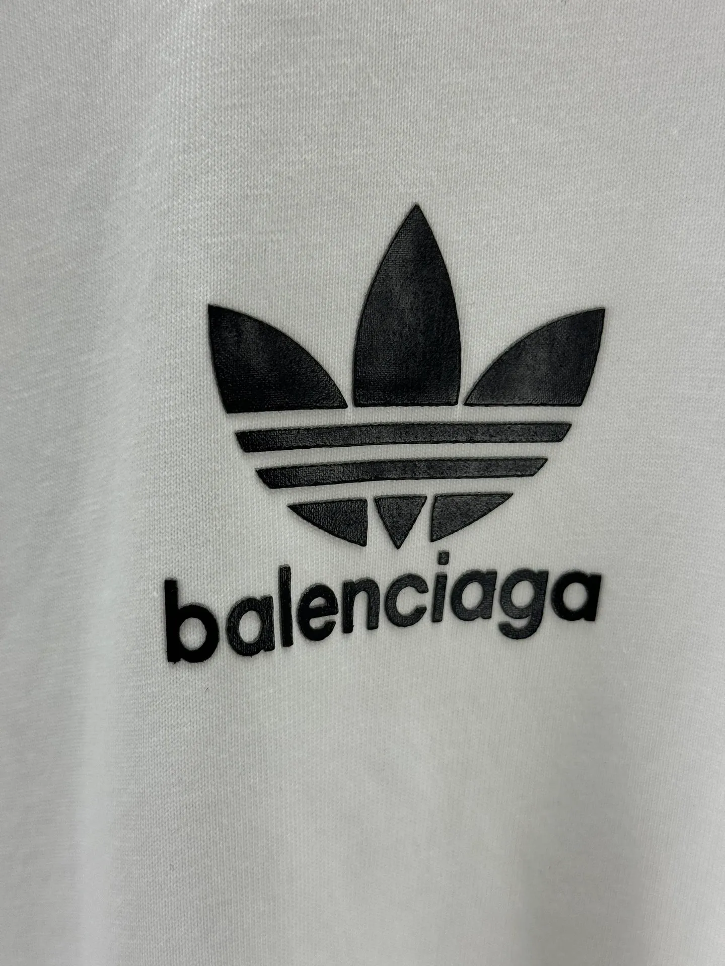 🅿️250 -BALENCI*GA Paris